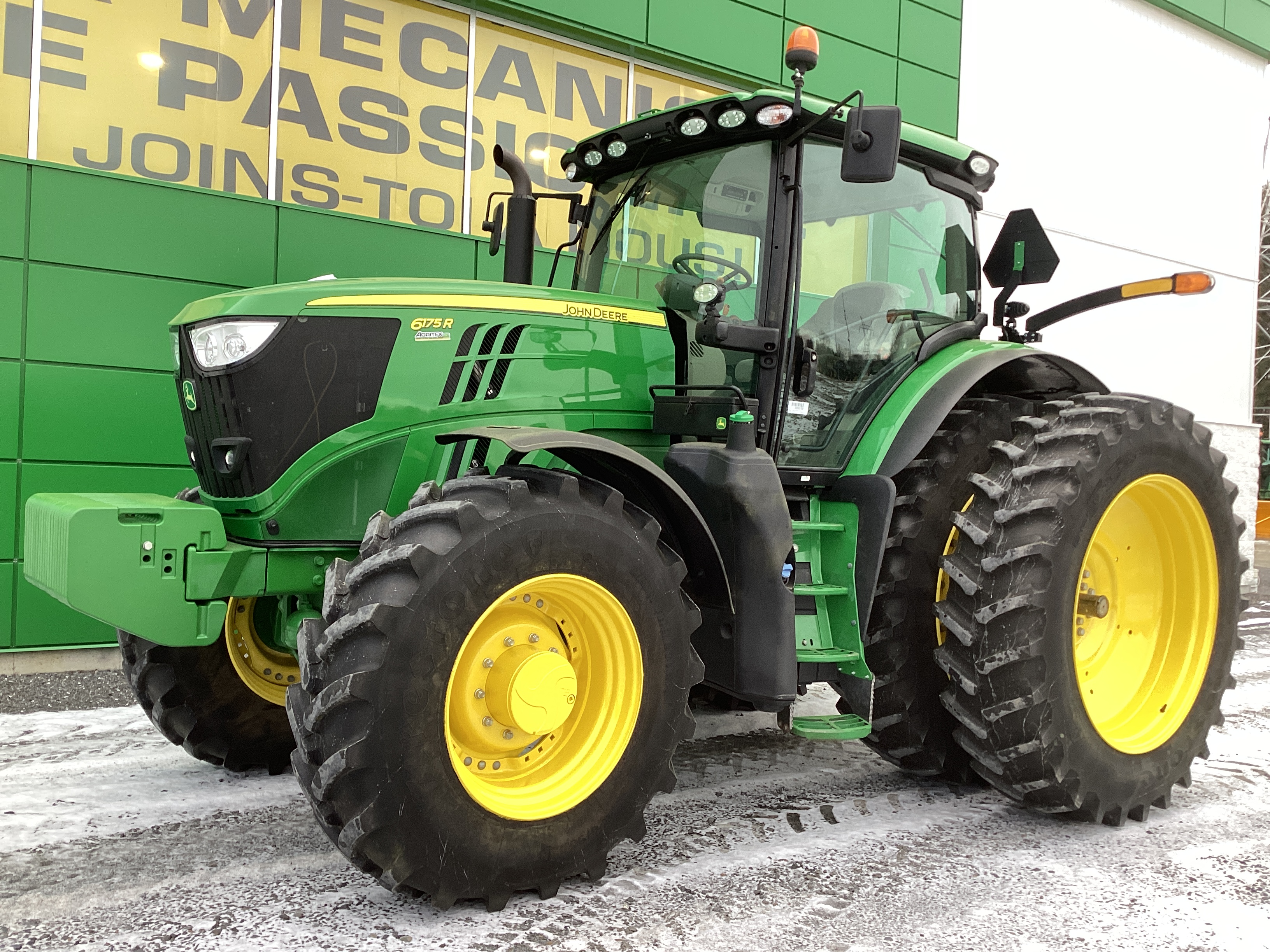 John Deere 6175R