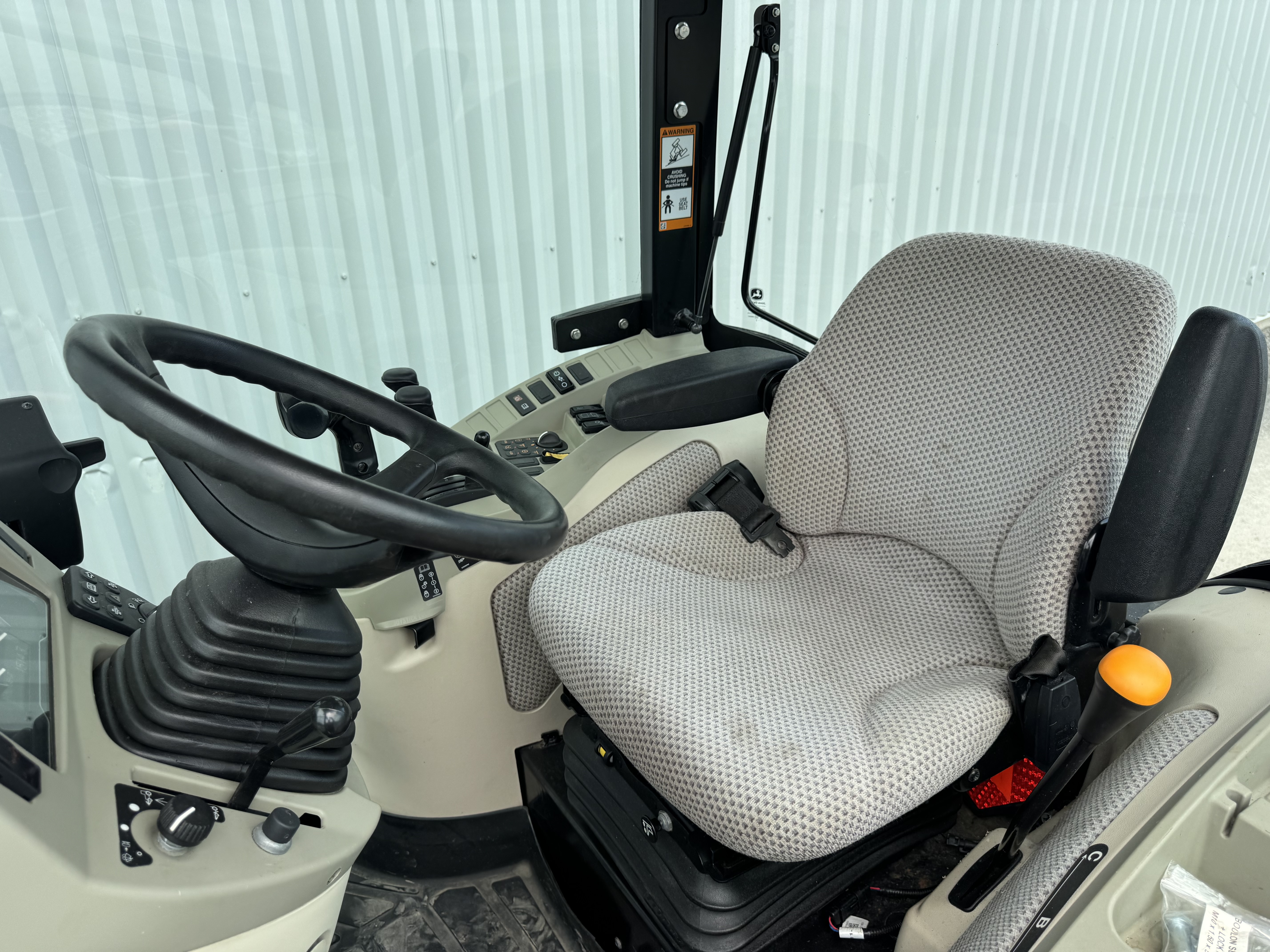 John Deere 4066R TURF GRATTE 