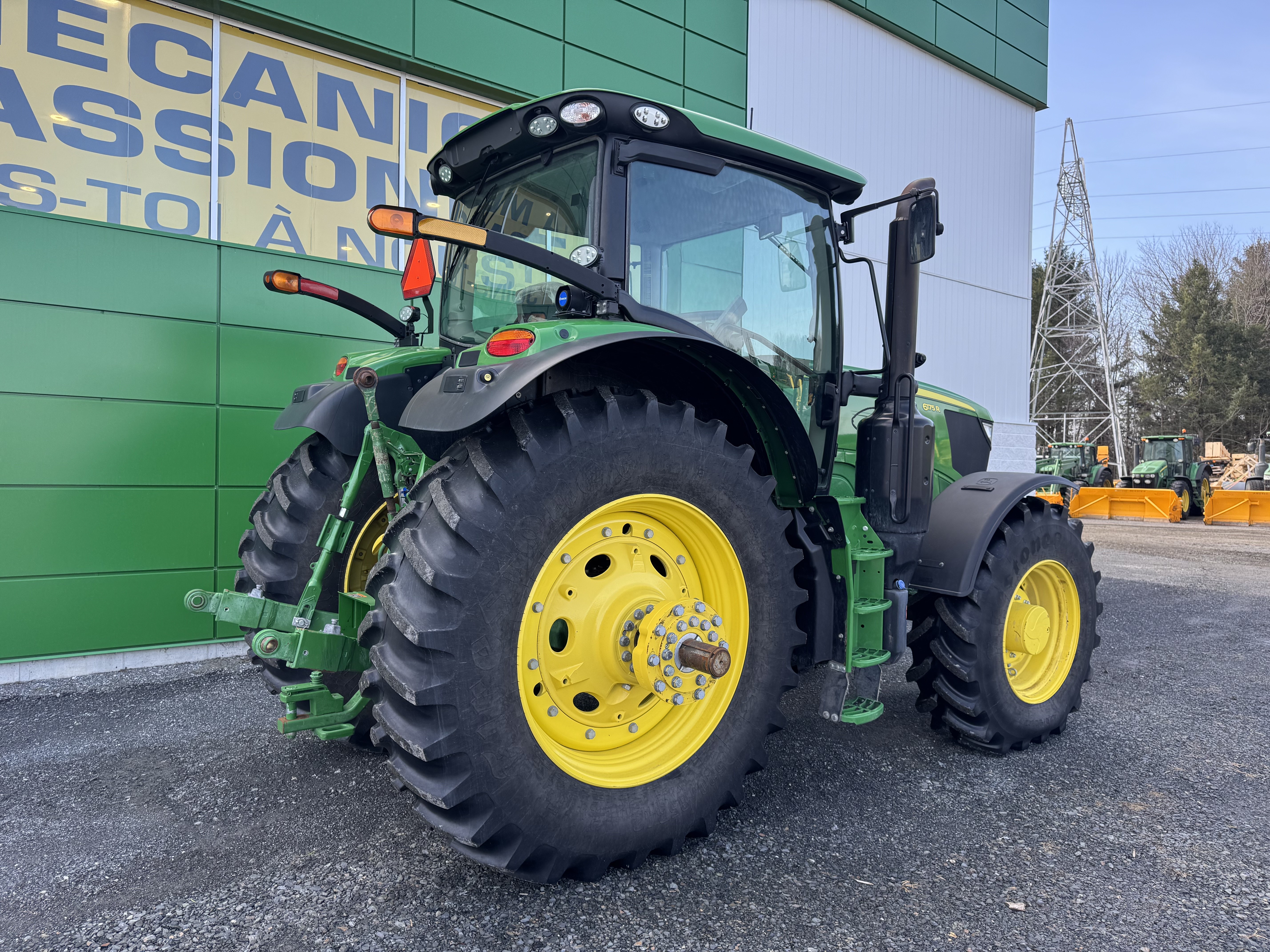 John Deere 6175R  