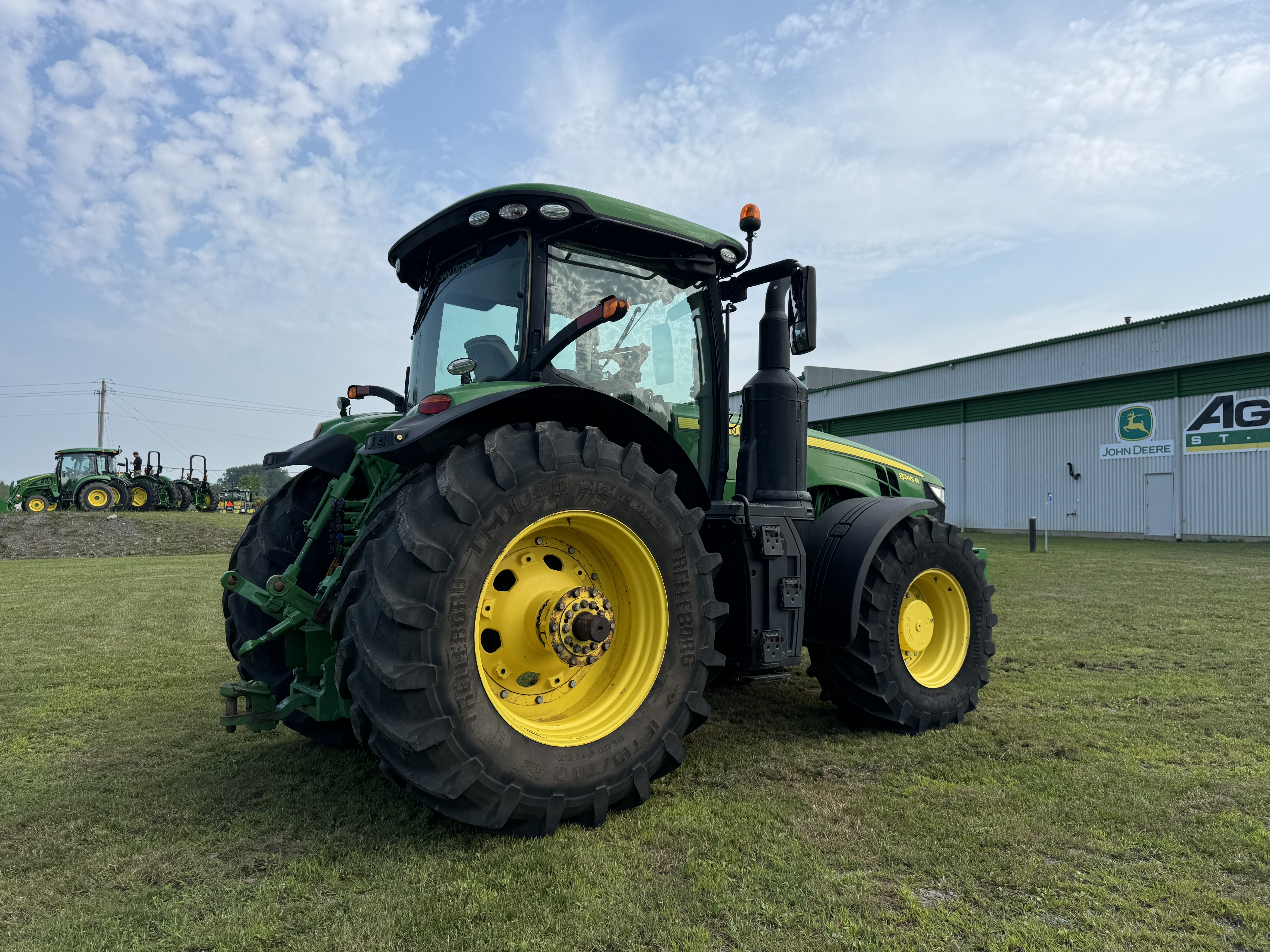 John Deere 8245R