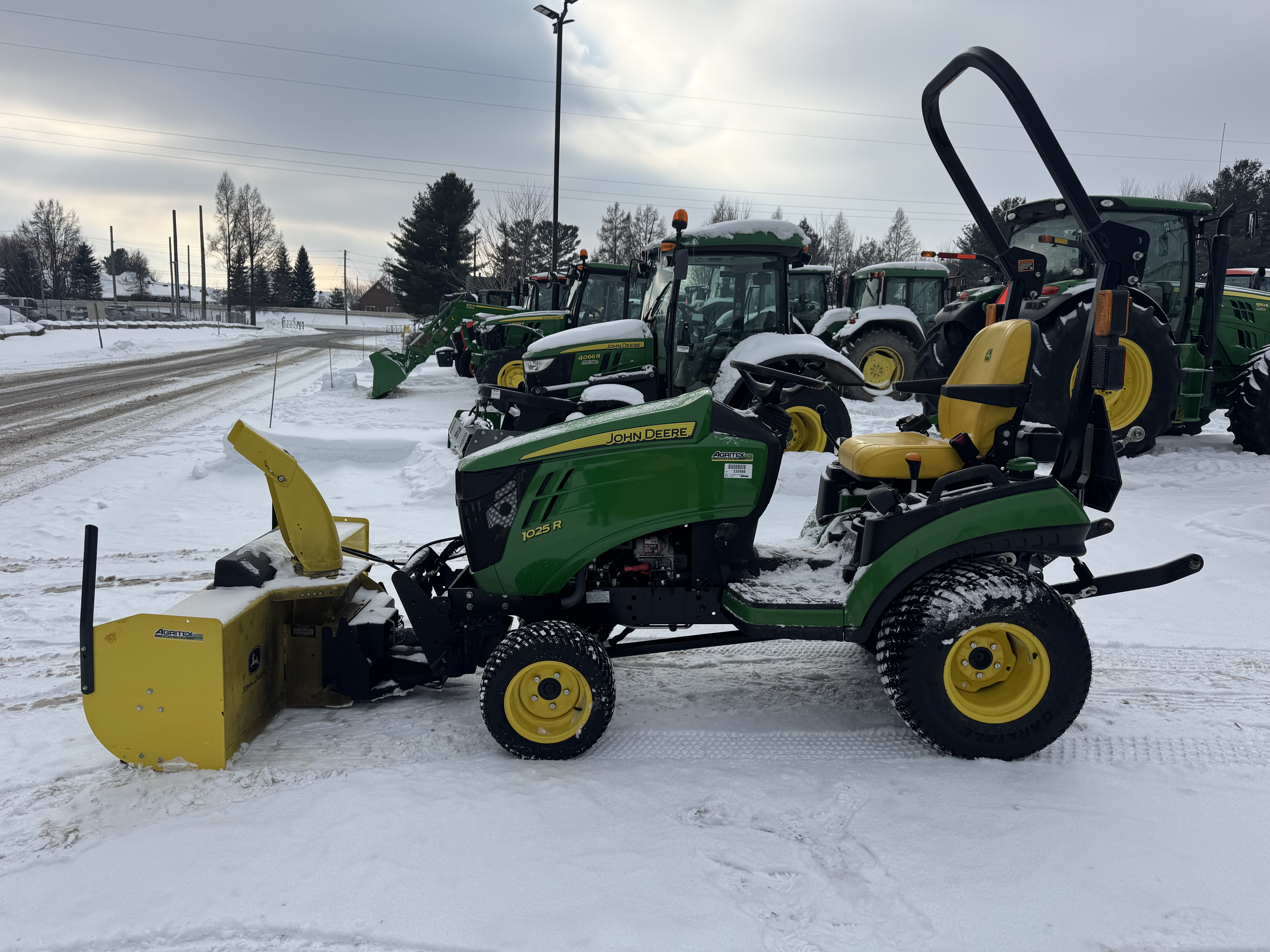 John Deere 1025R