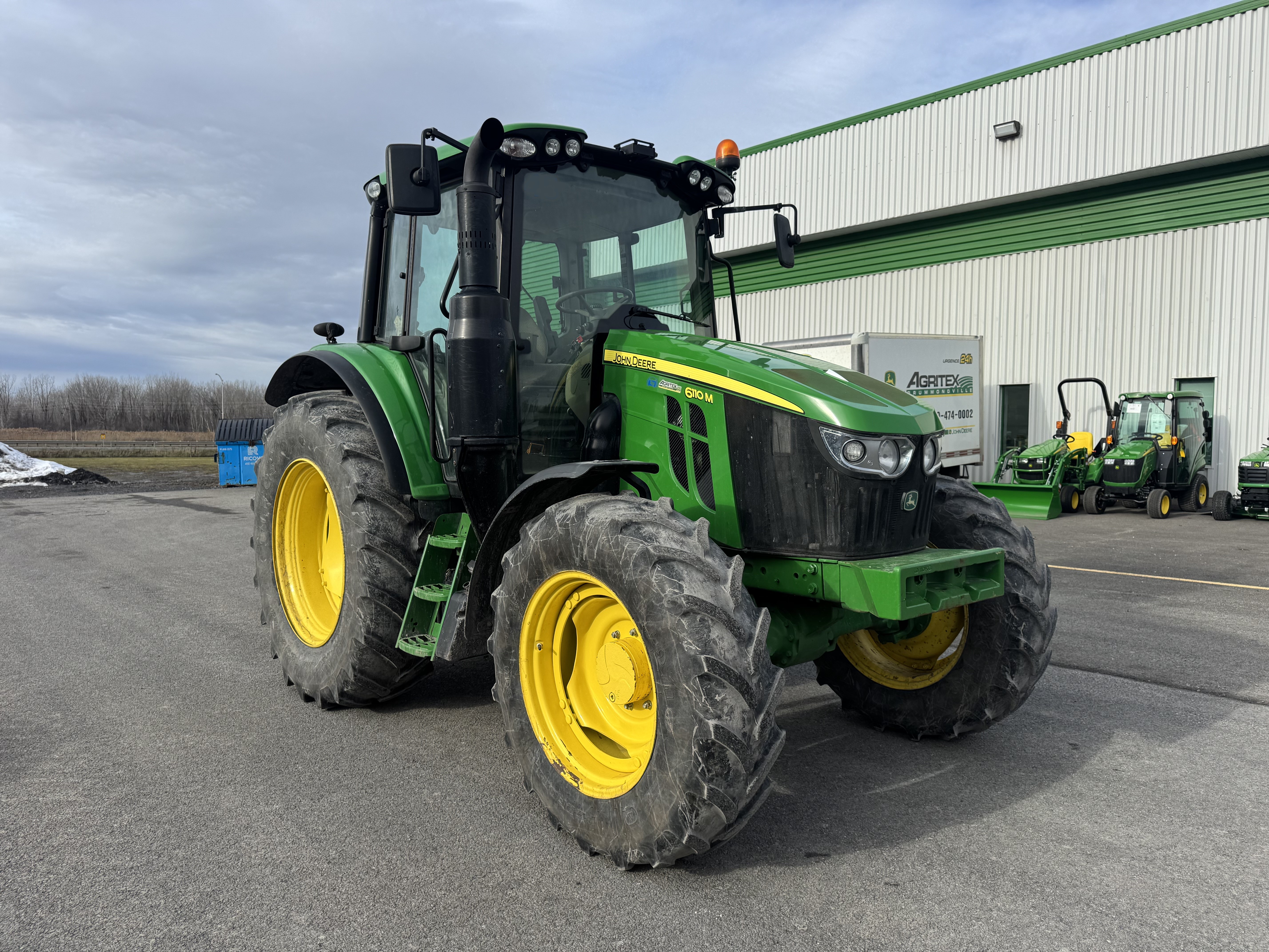 John Deere 6110M 