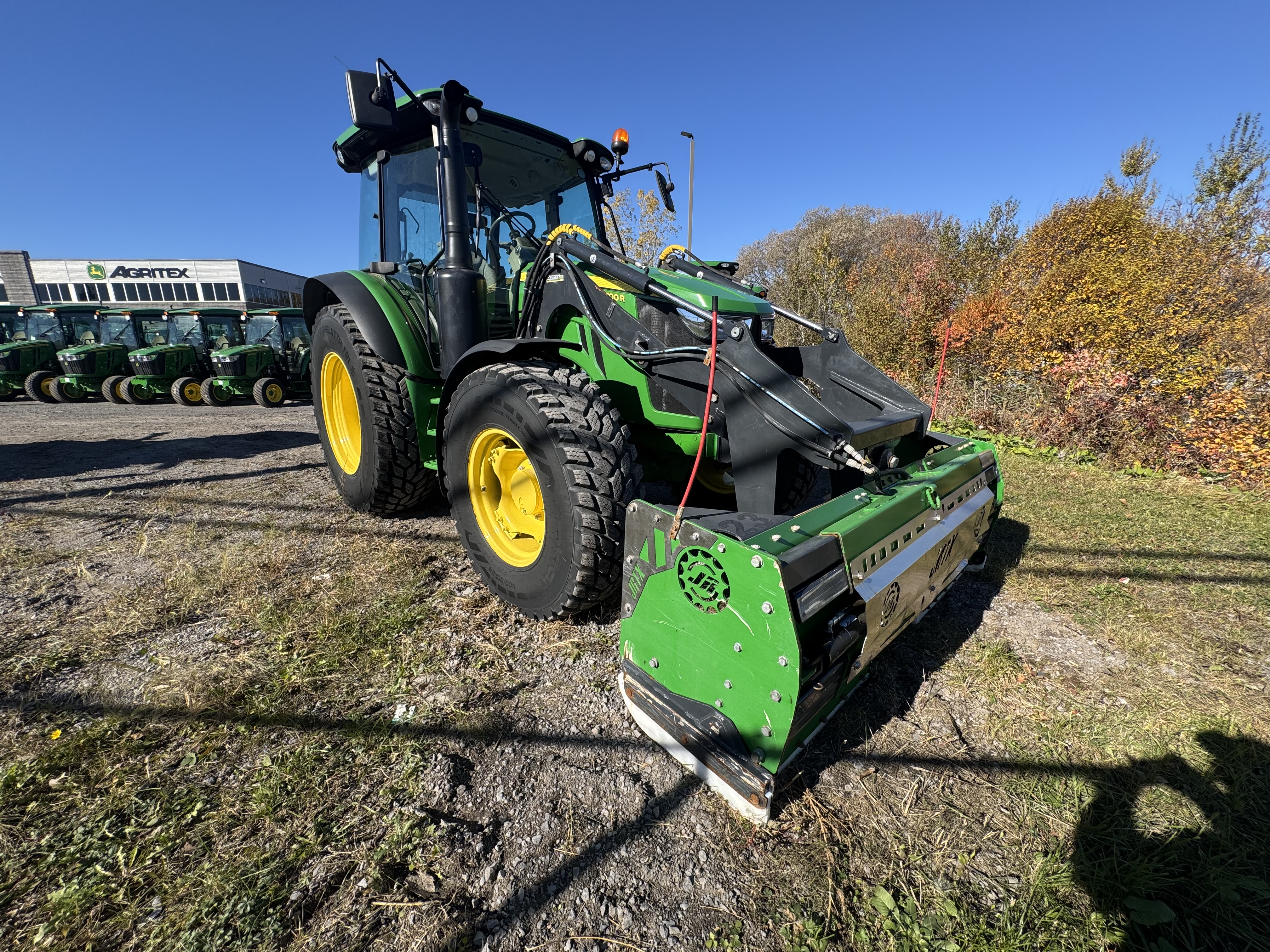 John Deere 5100R NOKIAN GRATTE