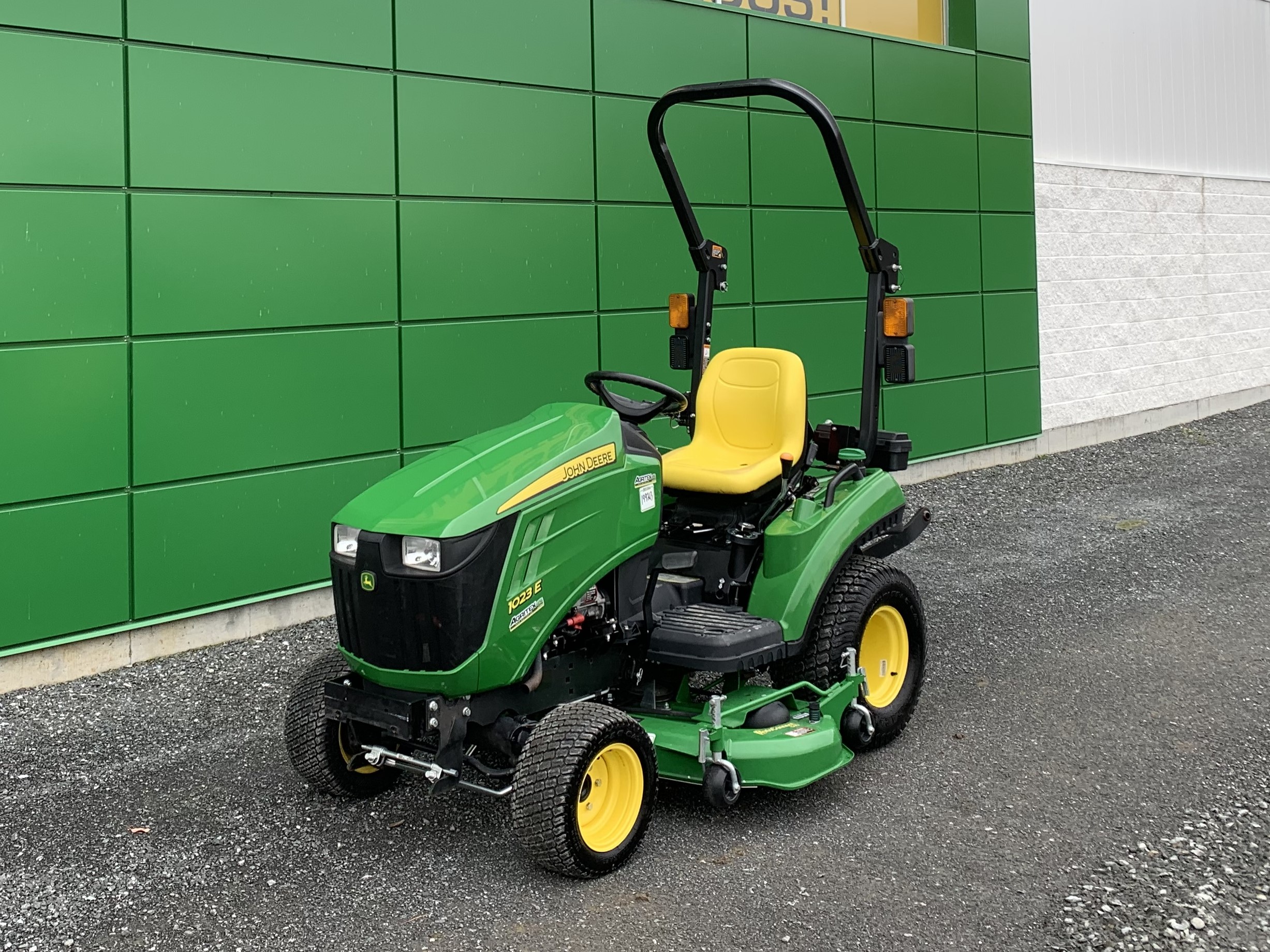 John Deere 1023E