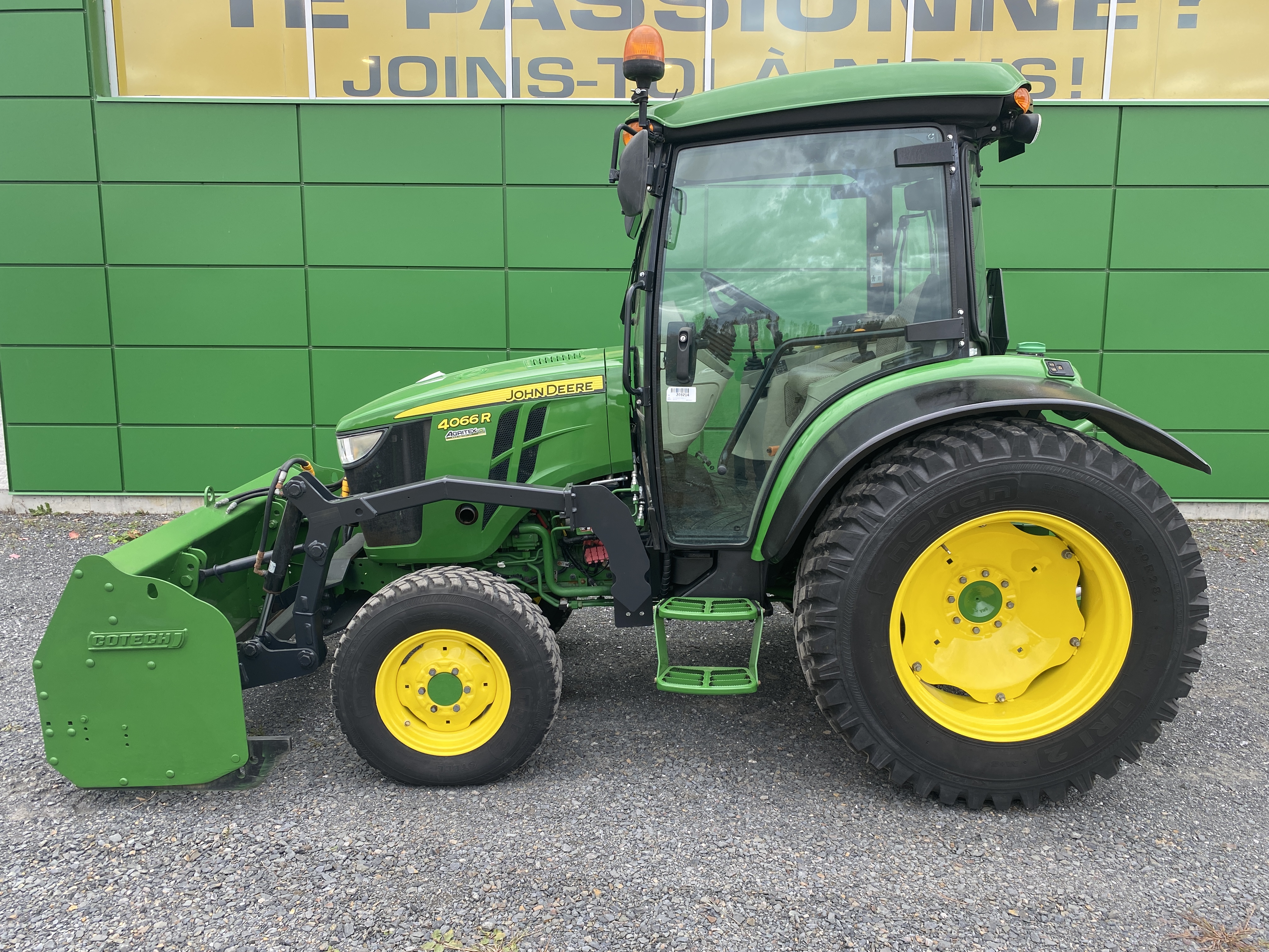 John Deere 4066R GRATTE NOKIAN 