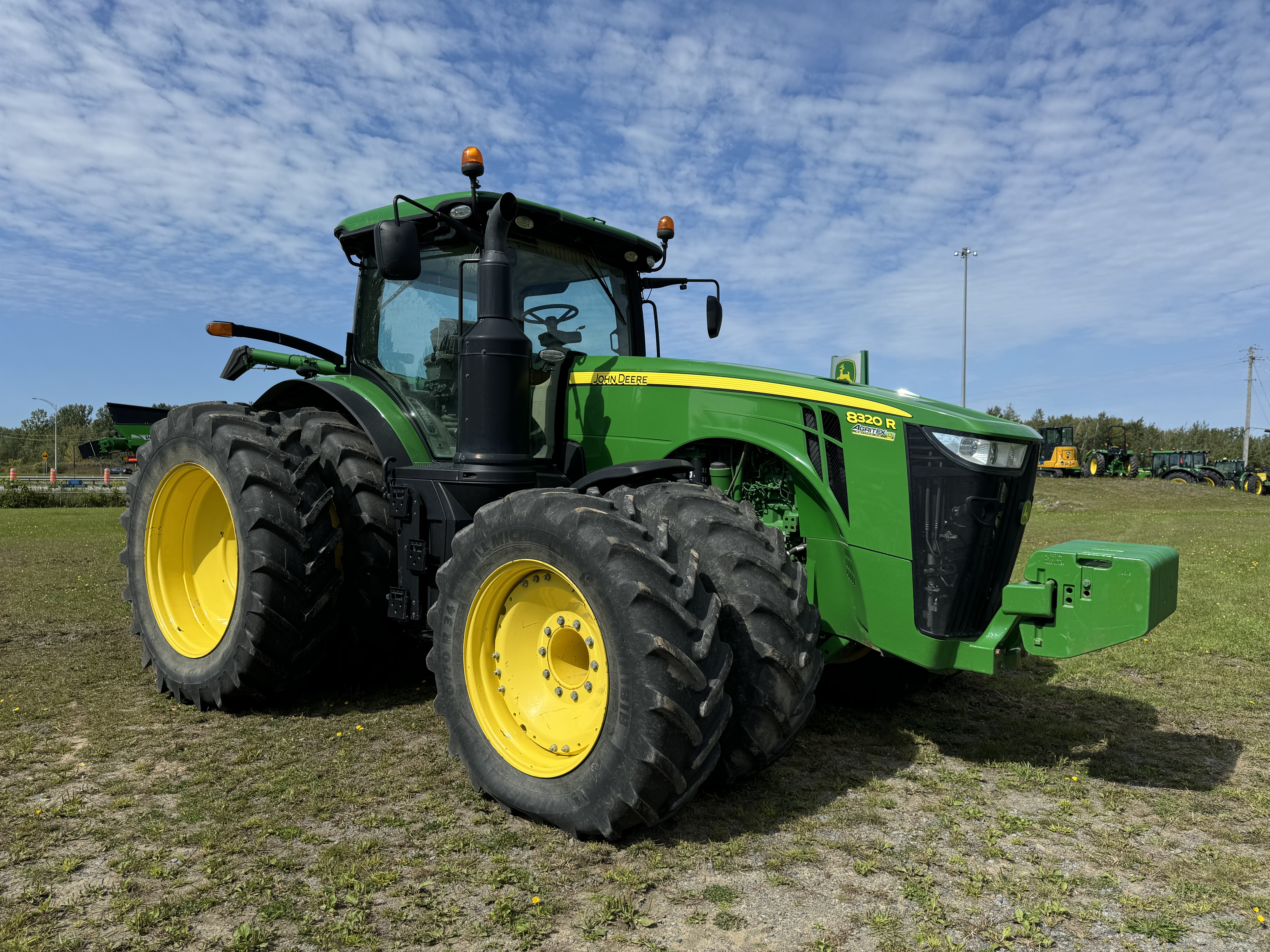 John Deere 8320R