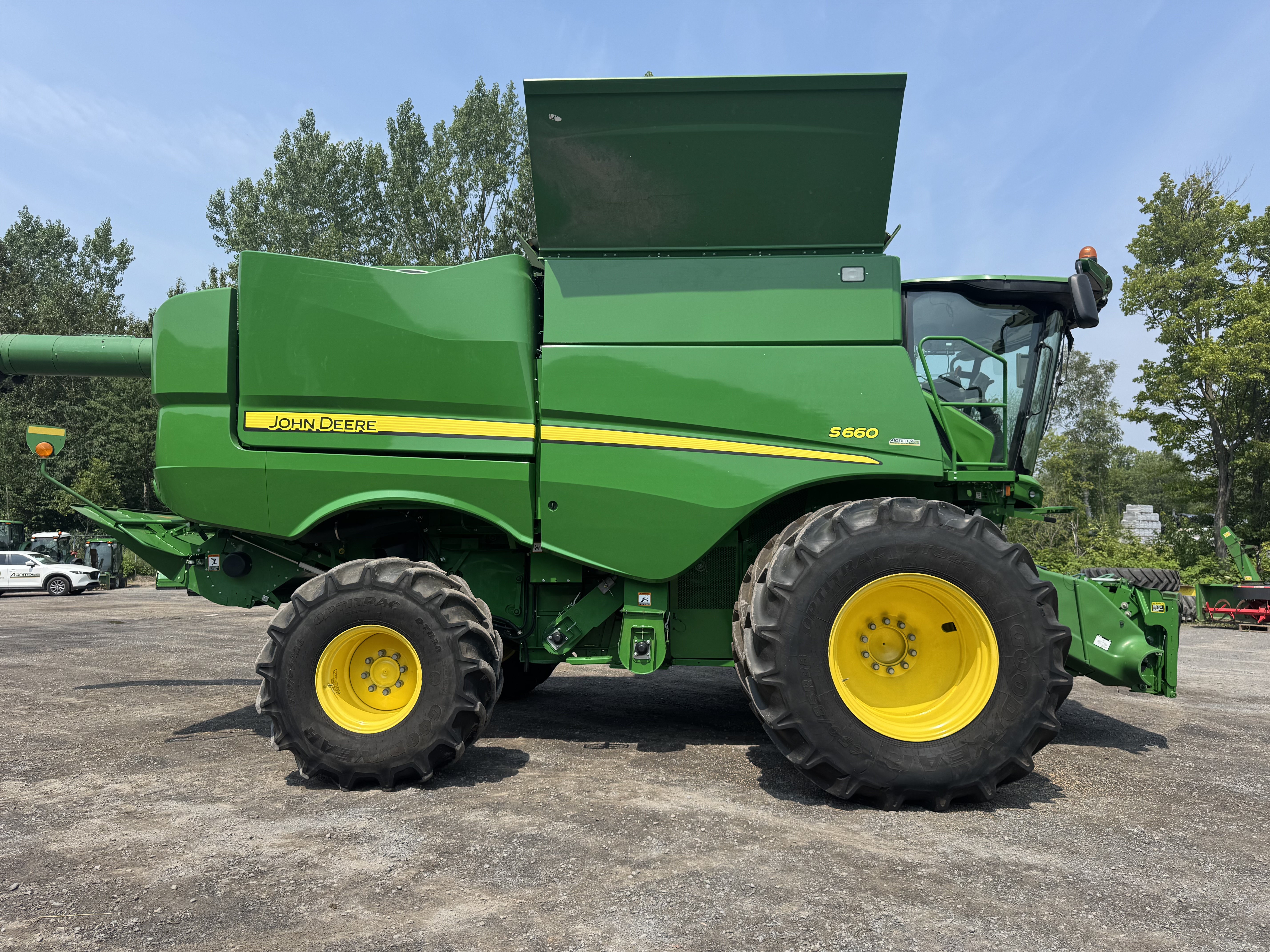 John Deere S660