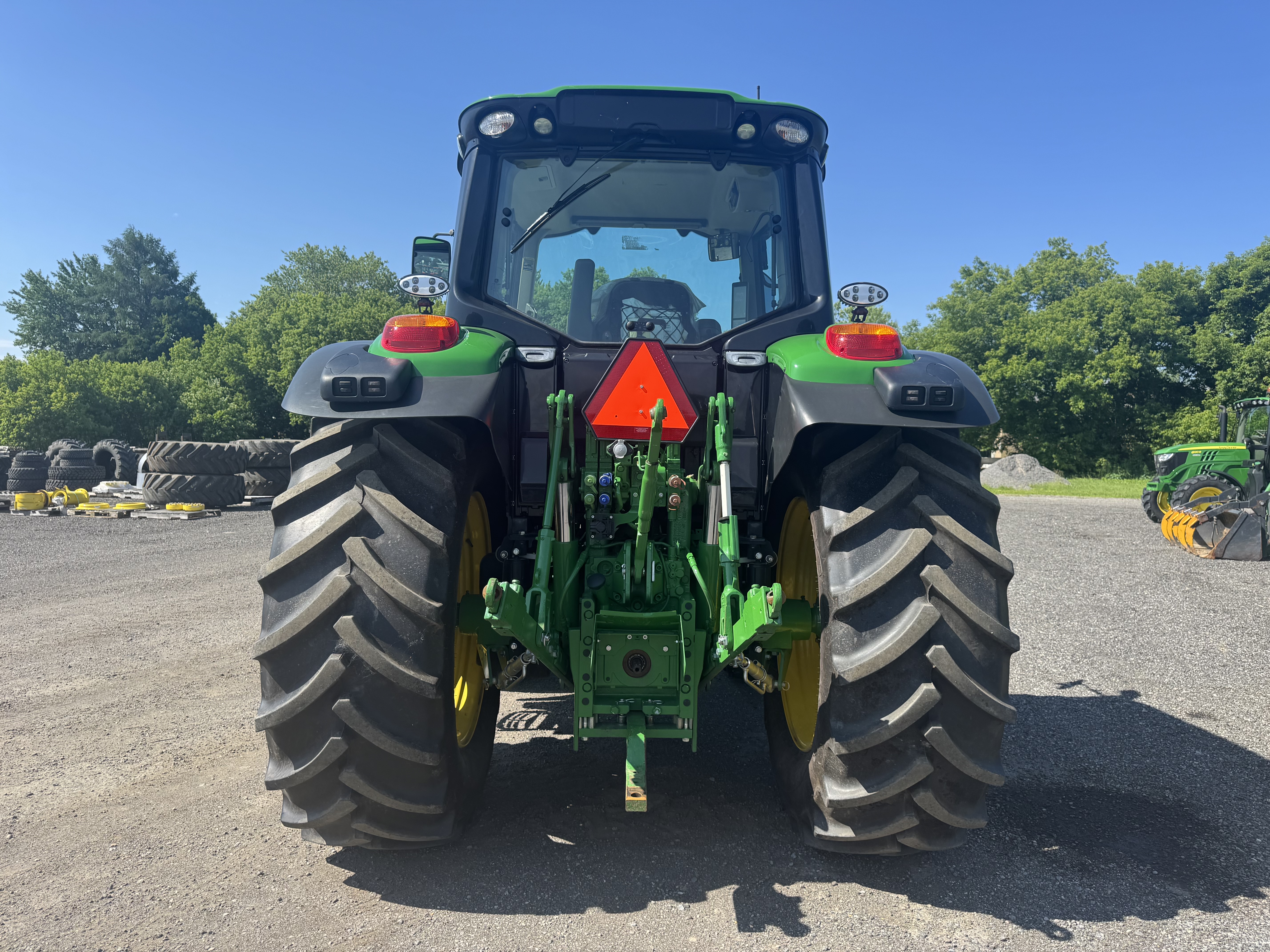 John Deere 6110M