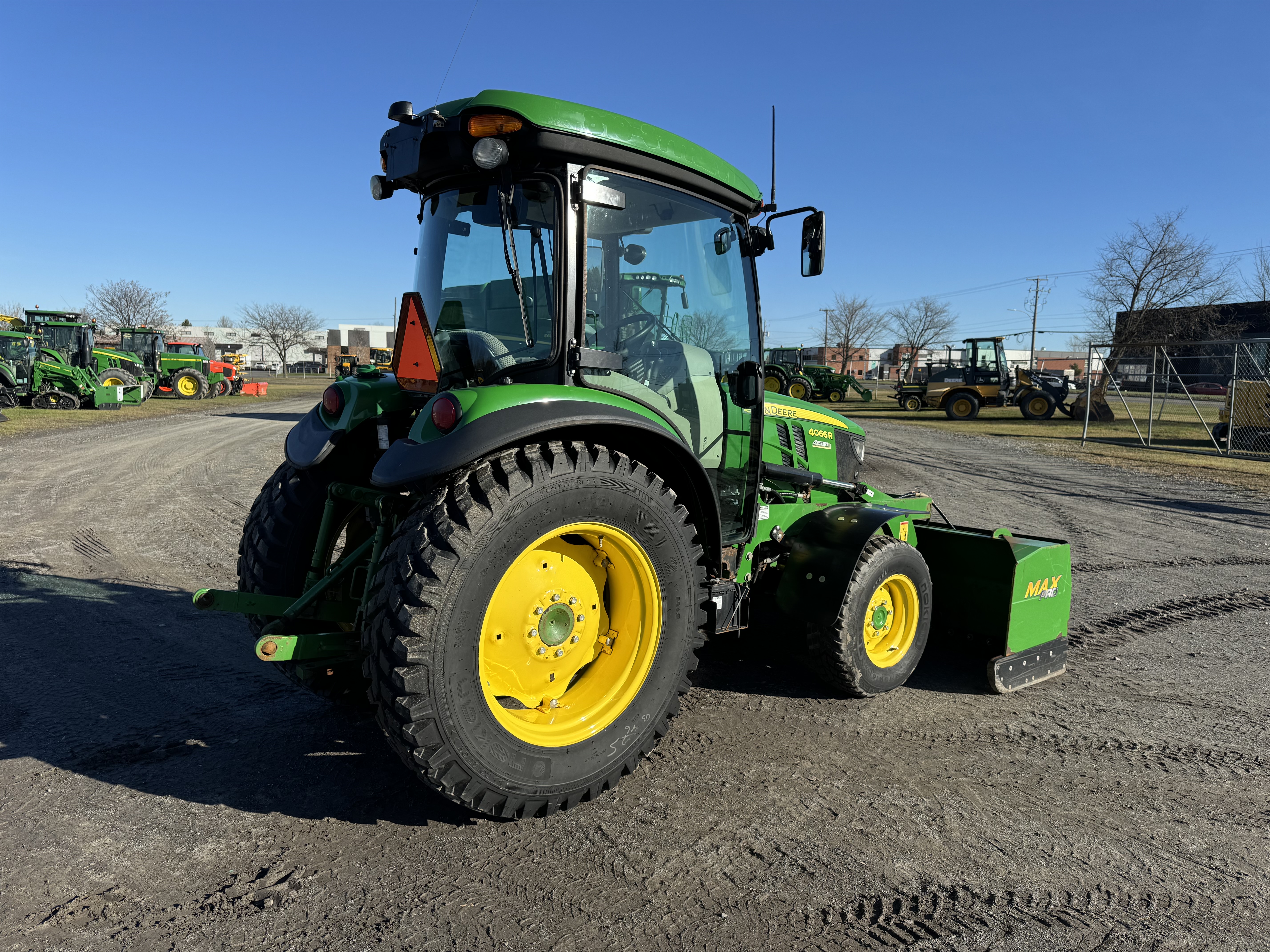John Deere 4066R GRATTE NOKIAN  