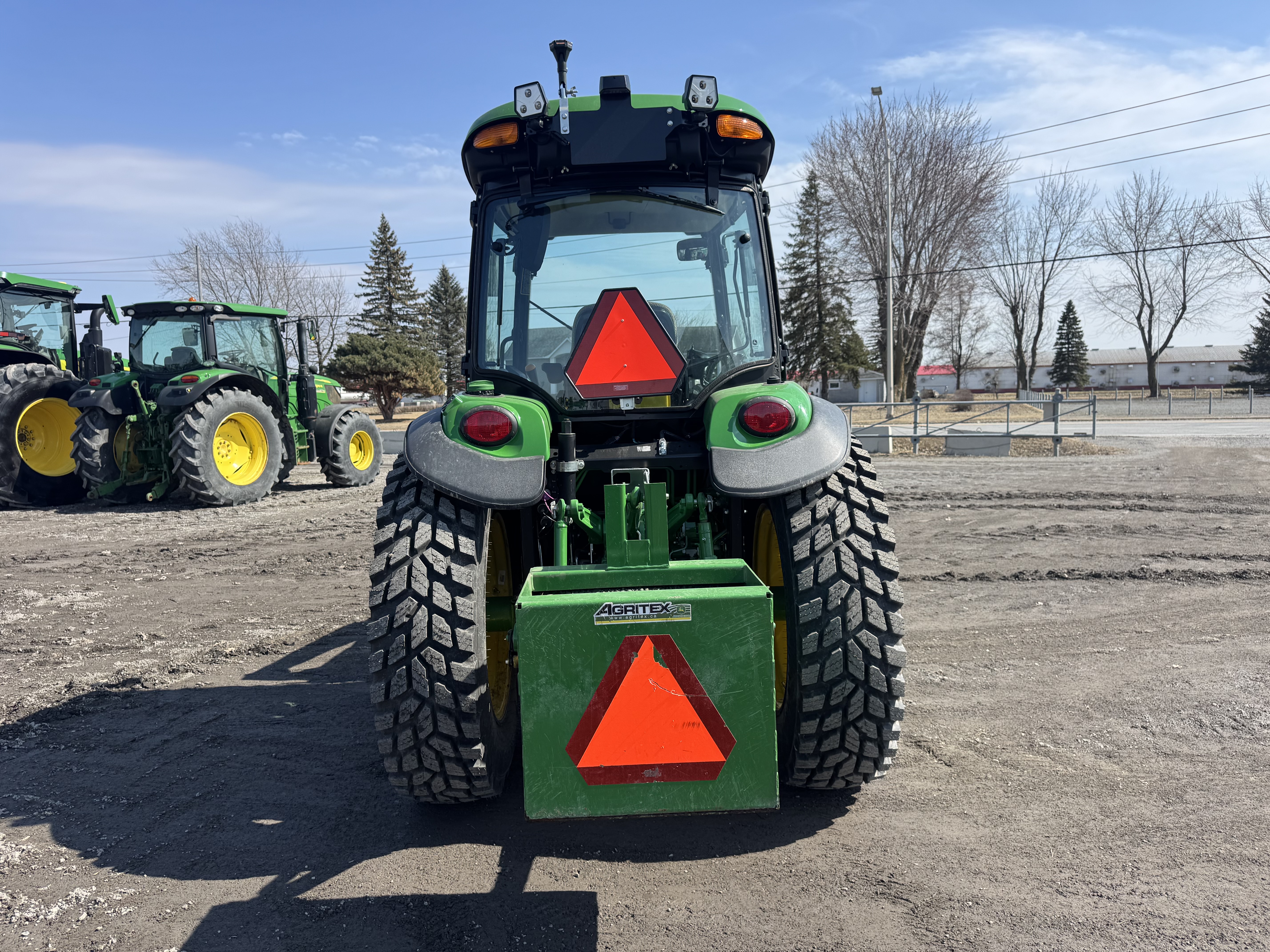 John Deere 4075R NOKIAN LOADER