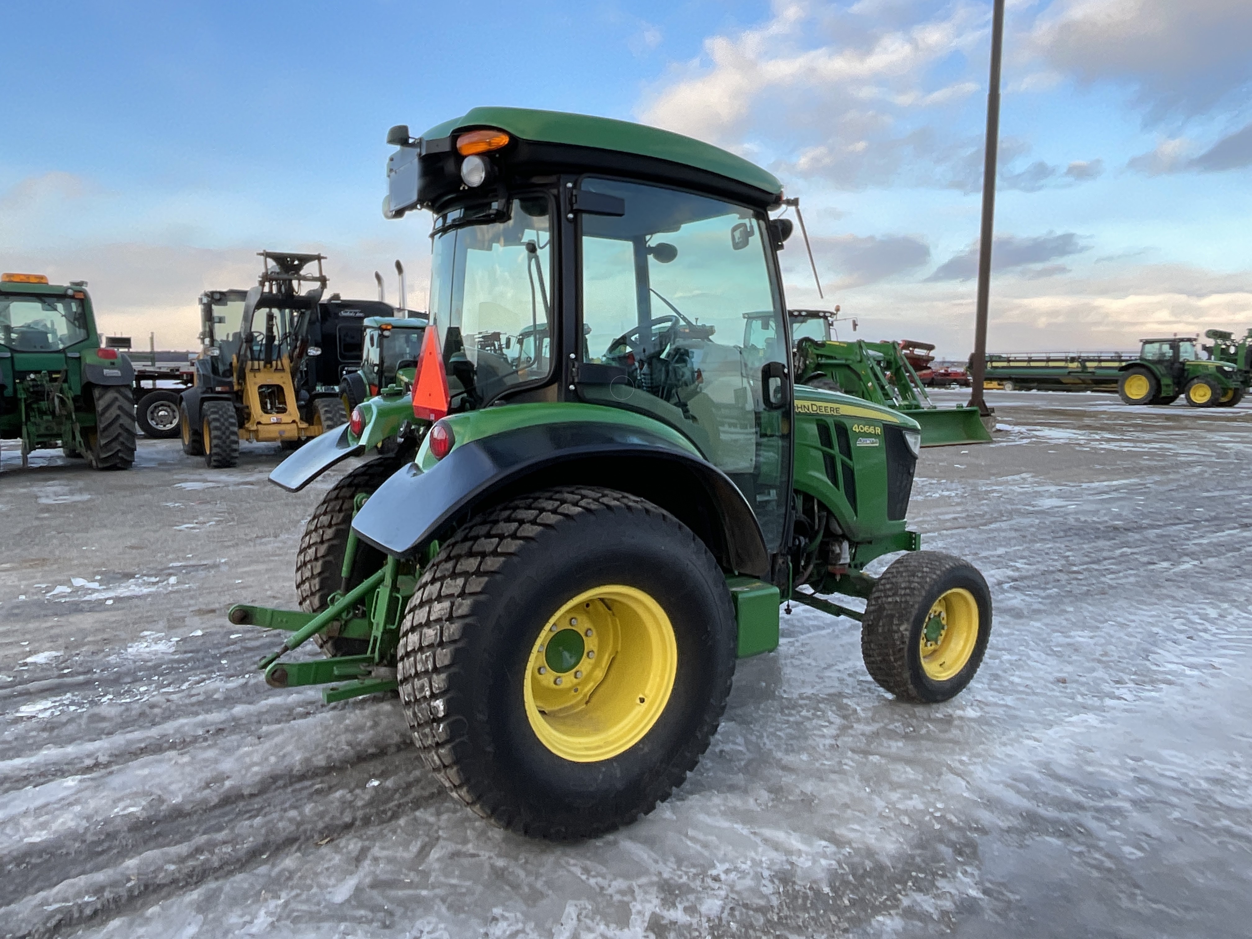 John Deere 4066R TURF