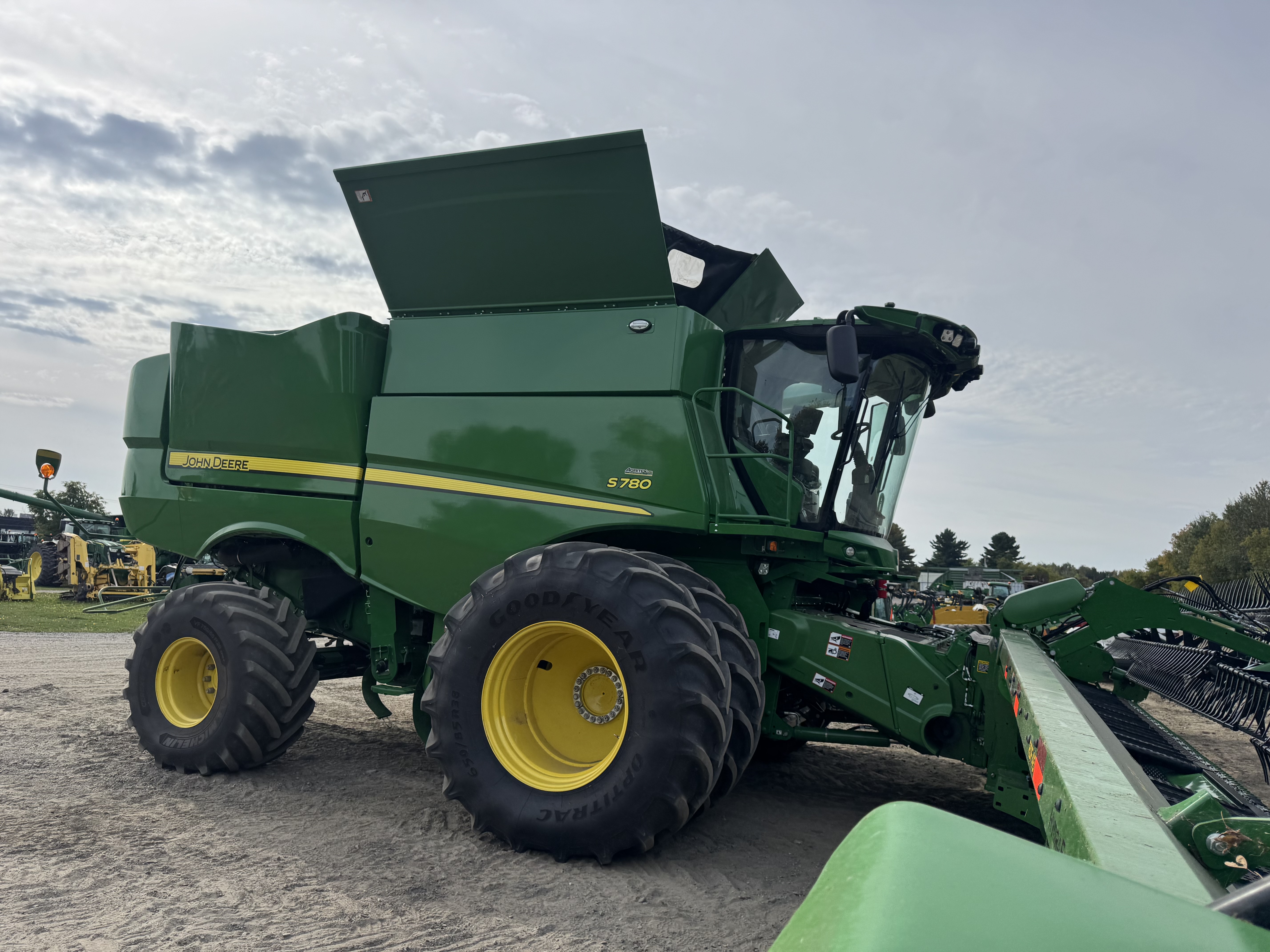 John Deere S780