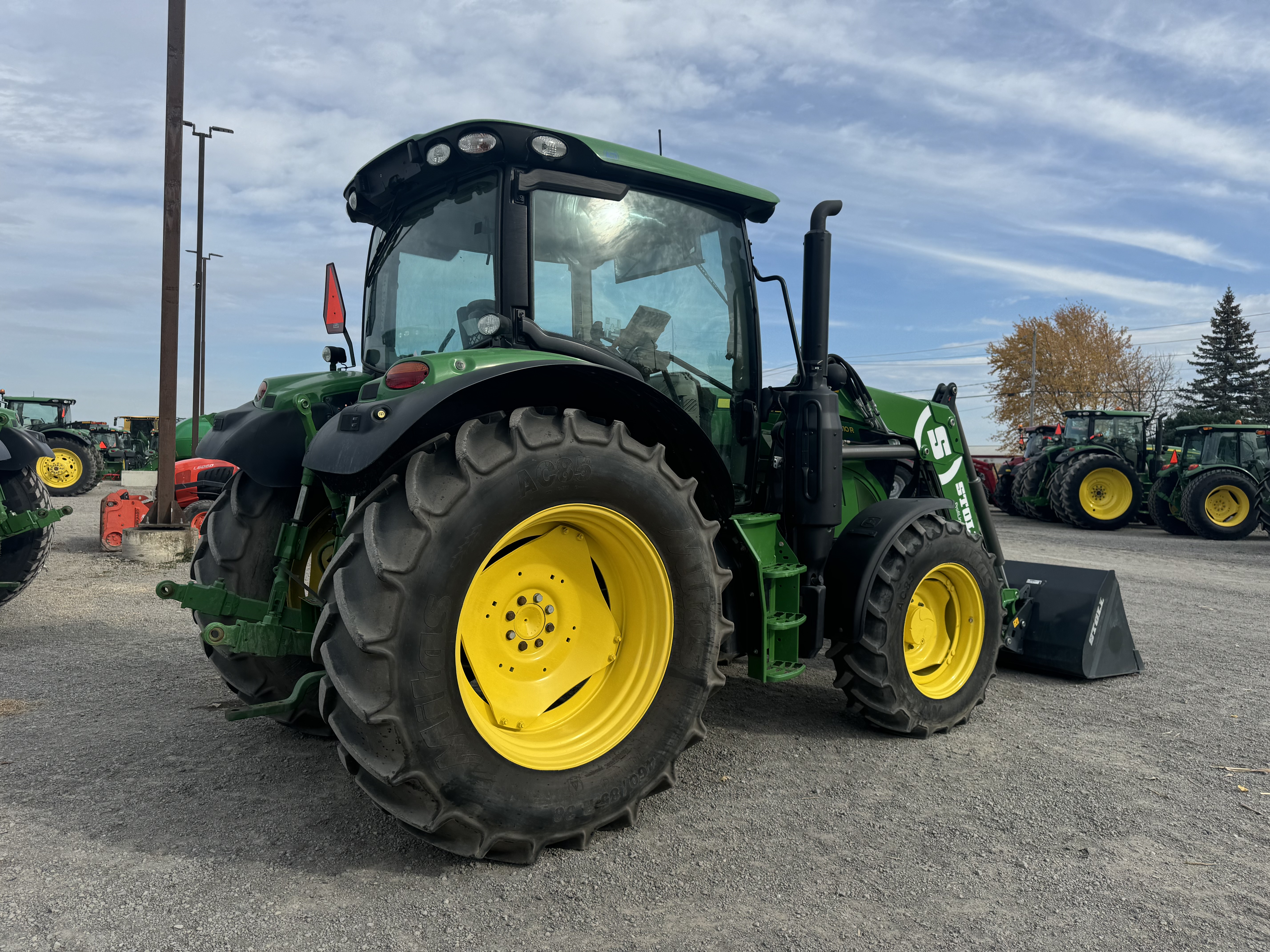 John Deere 6110R 