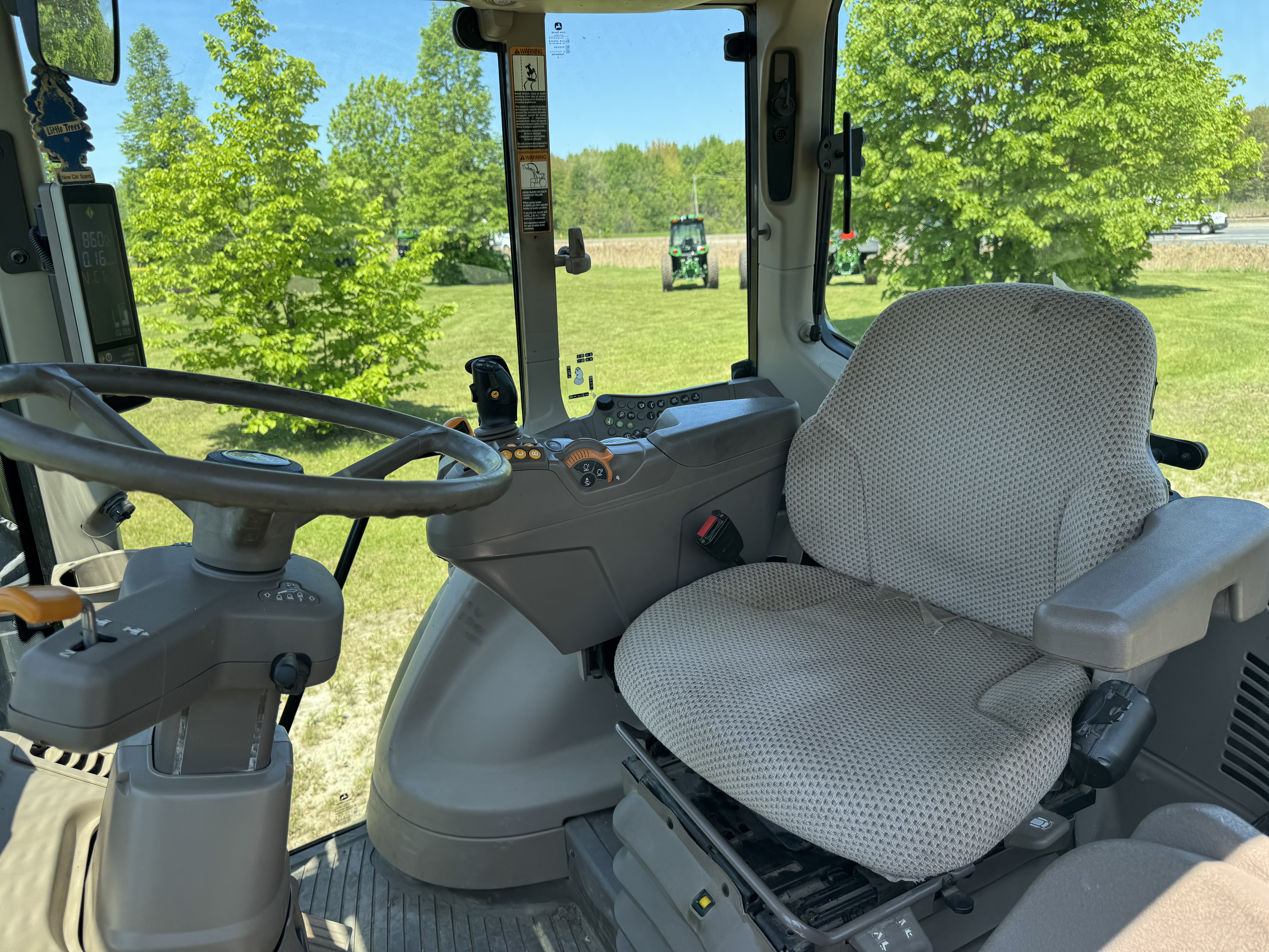 John Deere 6110M 