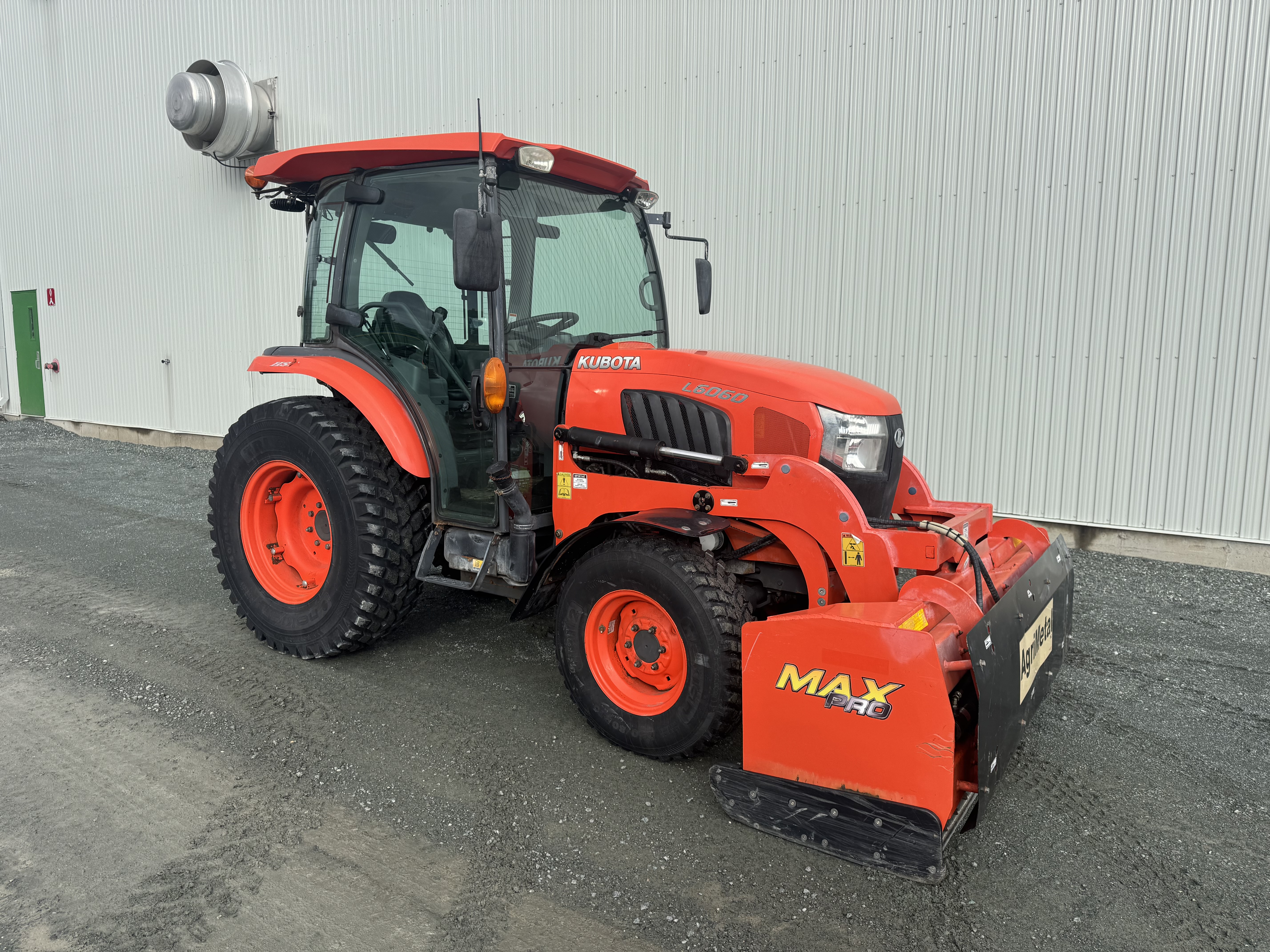 Kubota L6060 GRATTE NOKIAN    