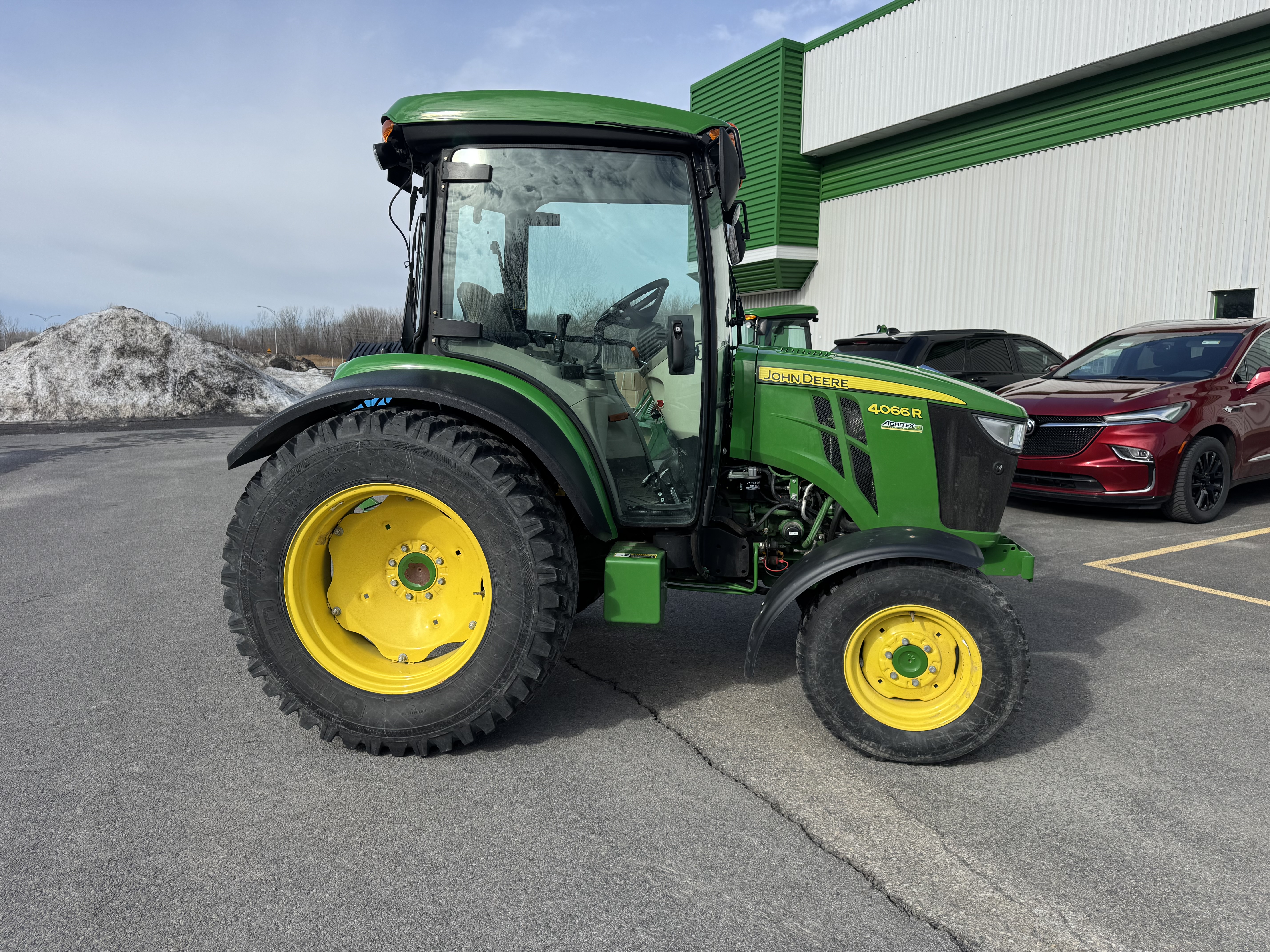 John Deere 4066R NOKIAN 