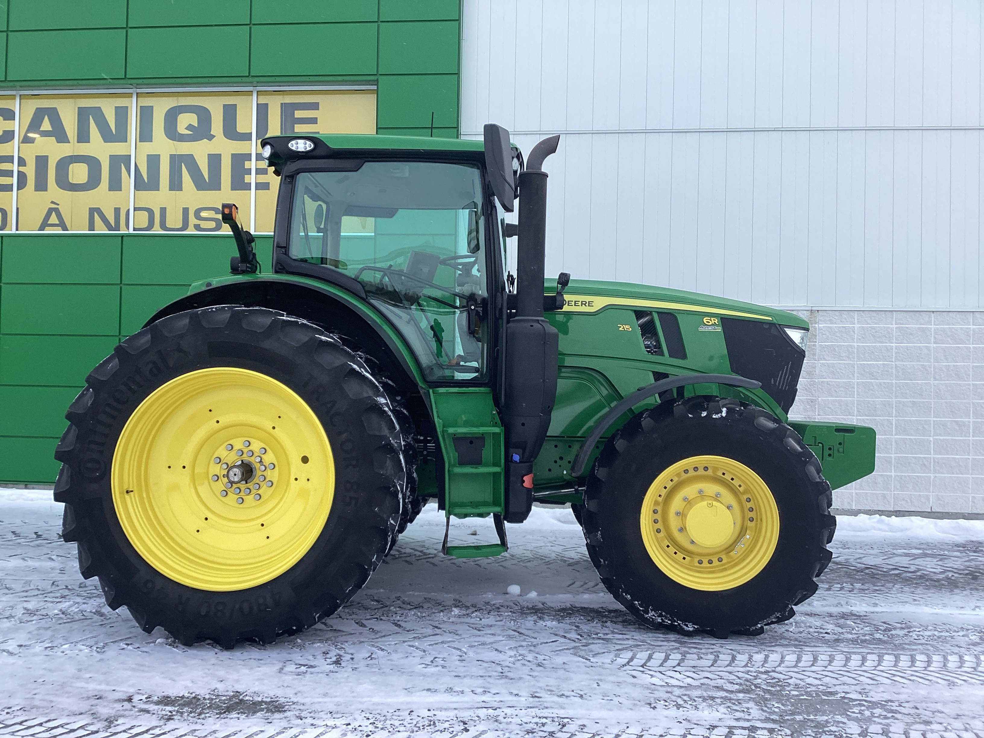 John Deere 6R 215