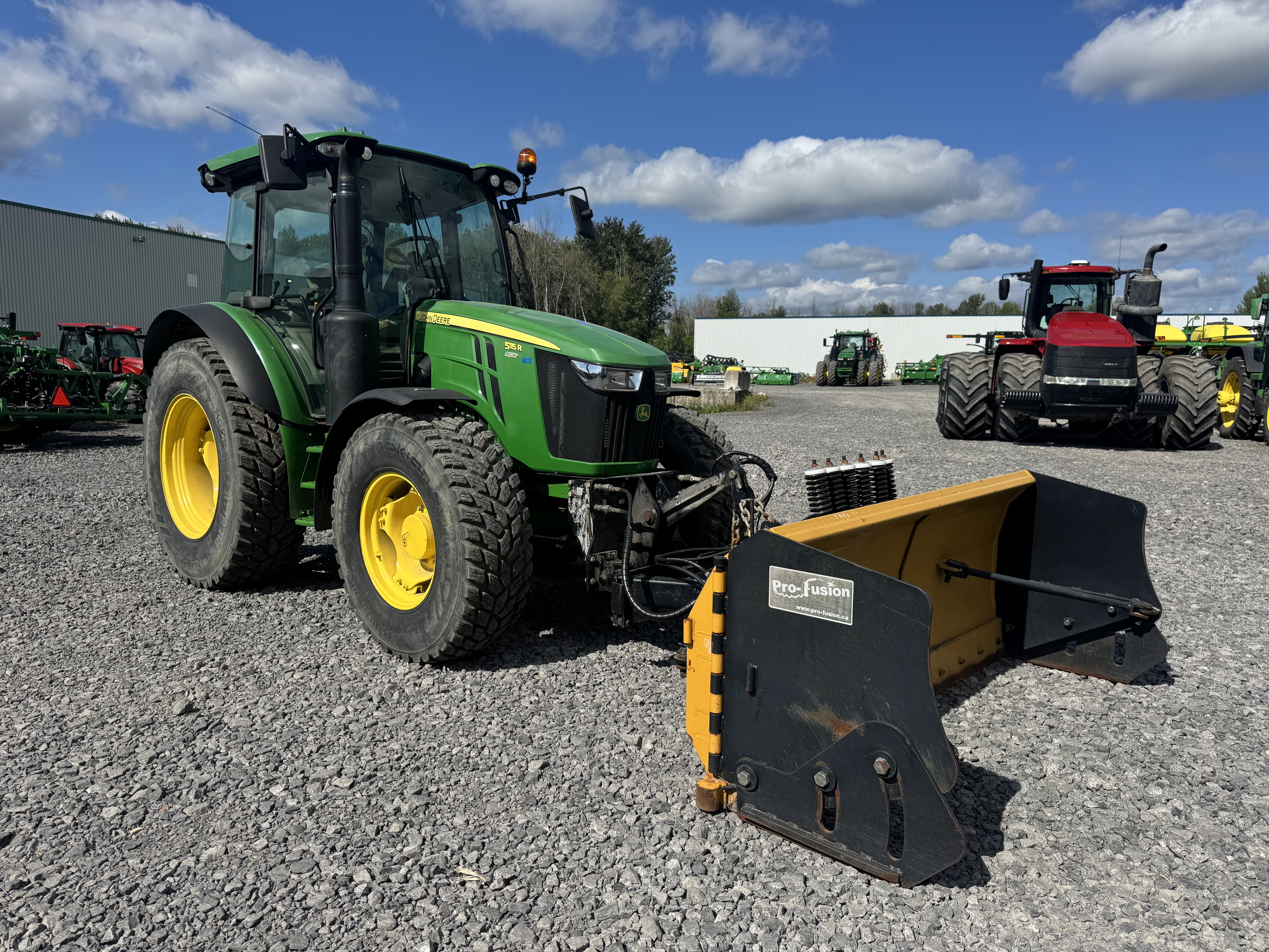 John Deere 5115R GRATTE