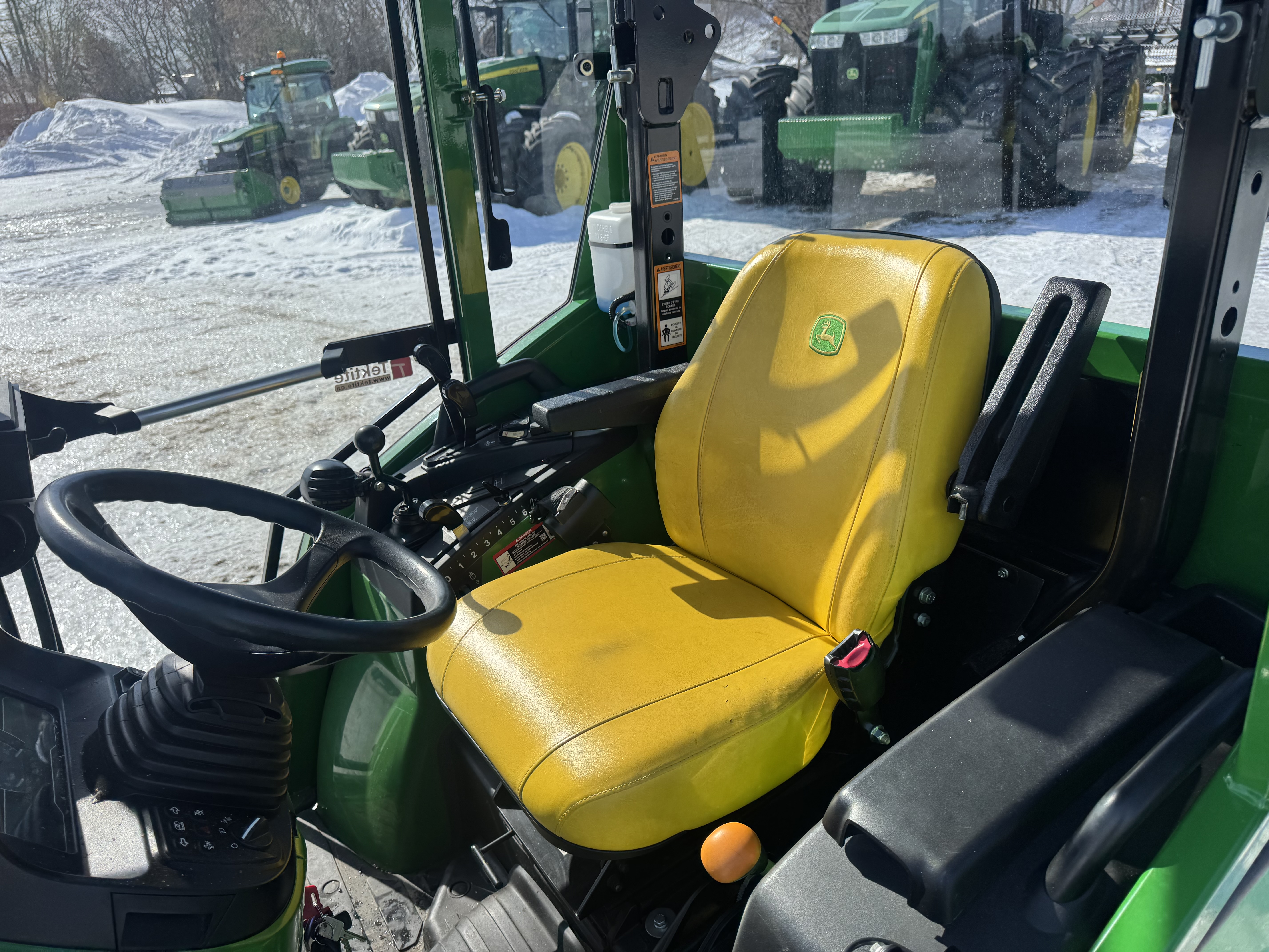John Deere 2032R