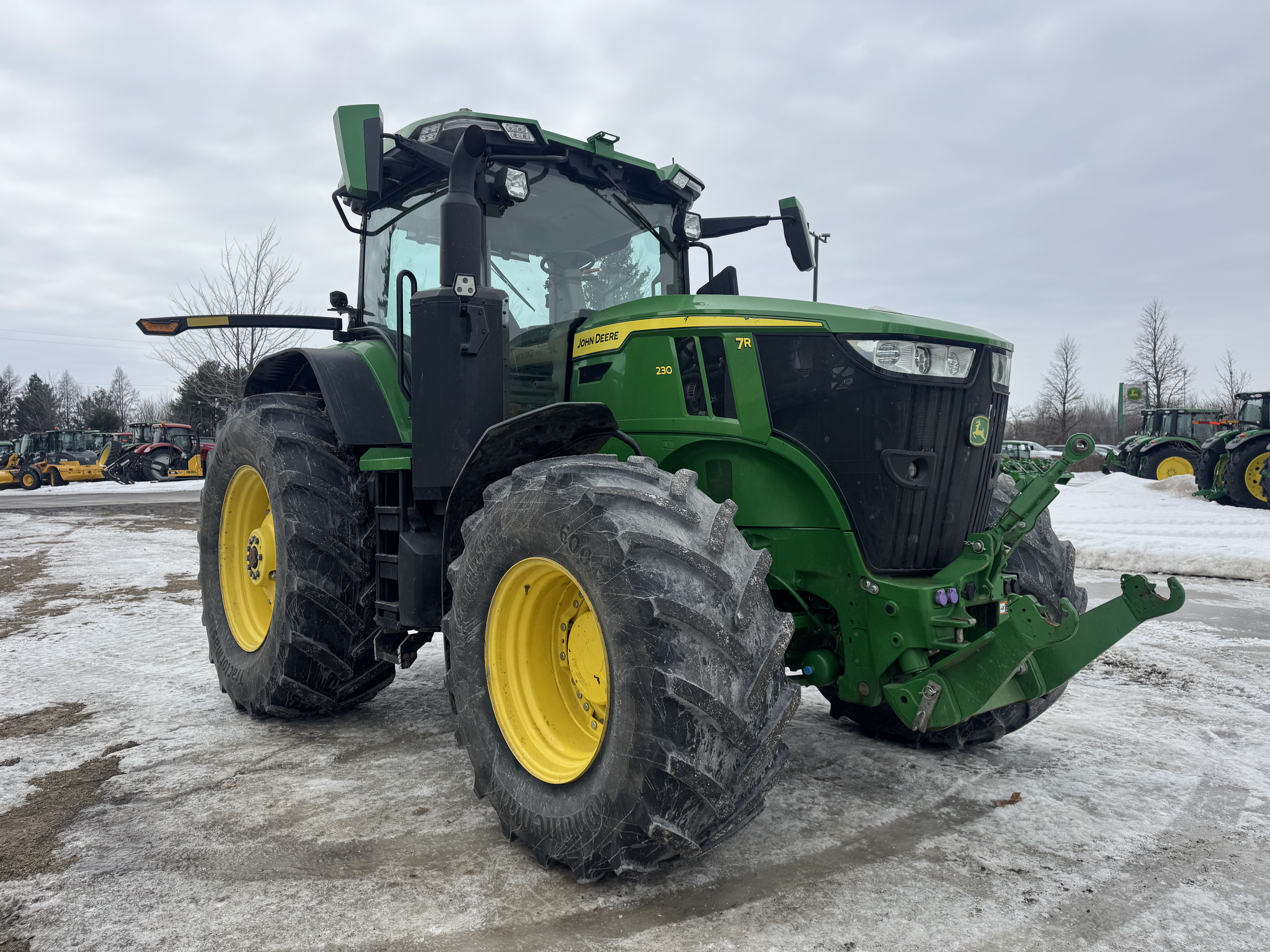 John Deere 7R 230 FRT HTCH PTO