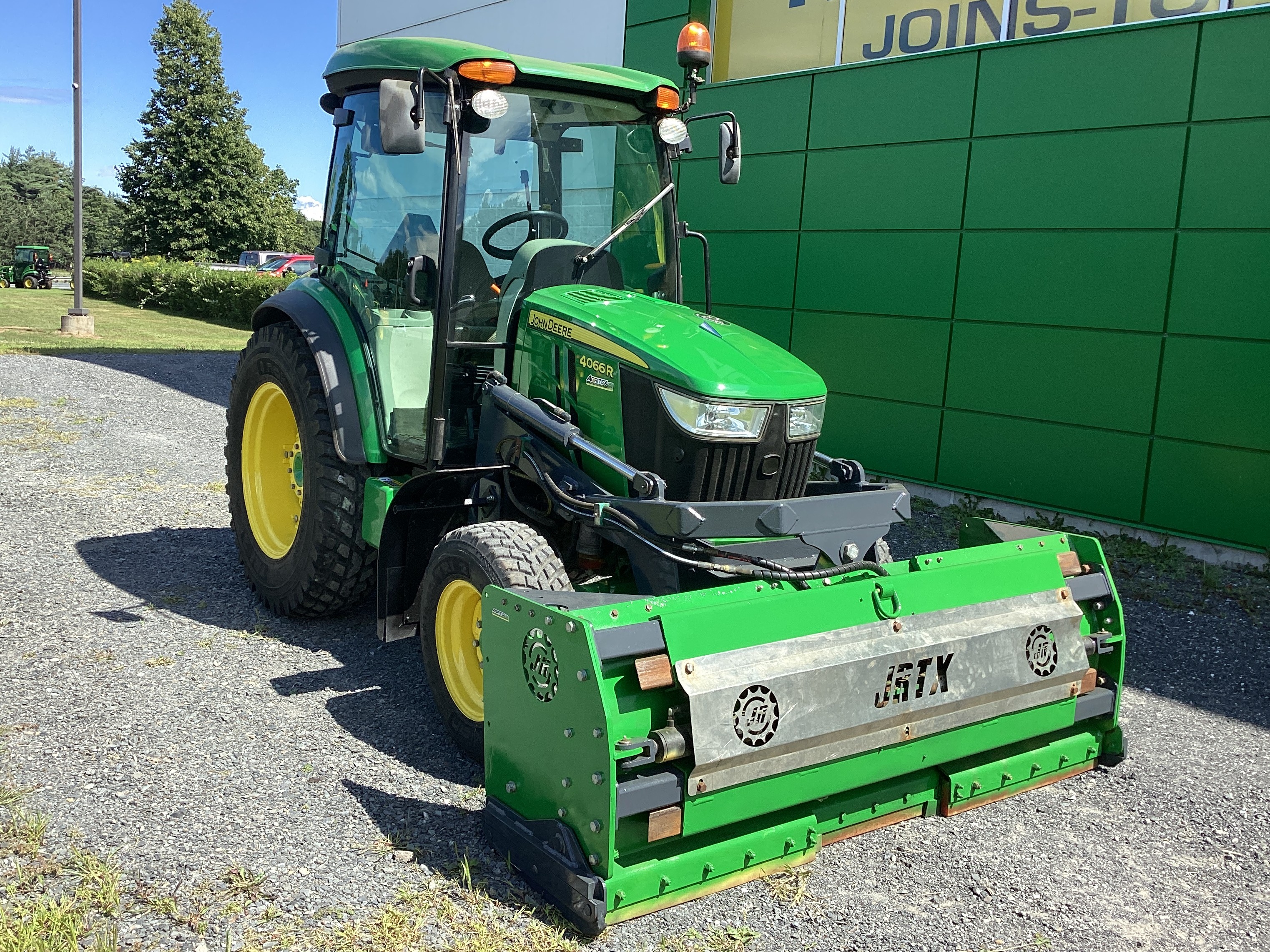 John Deere 4066R NOKIAN JRTX    