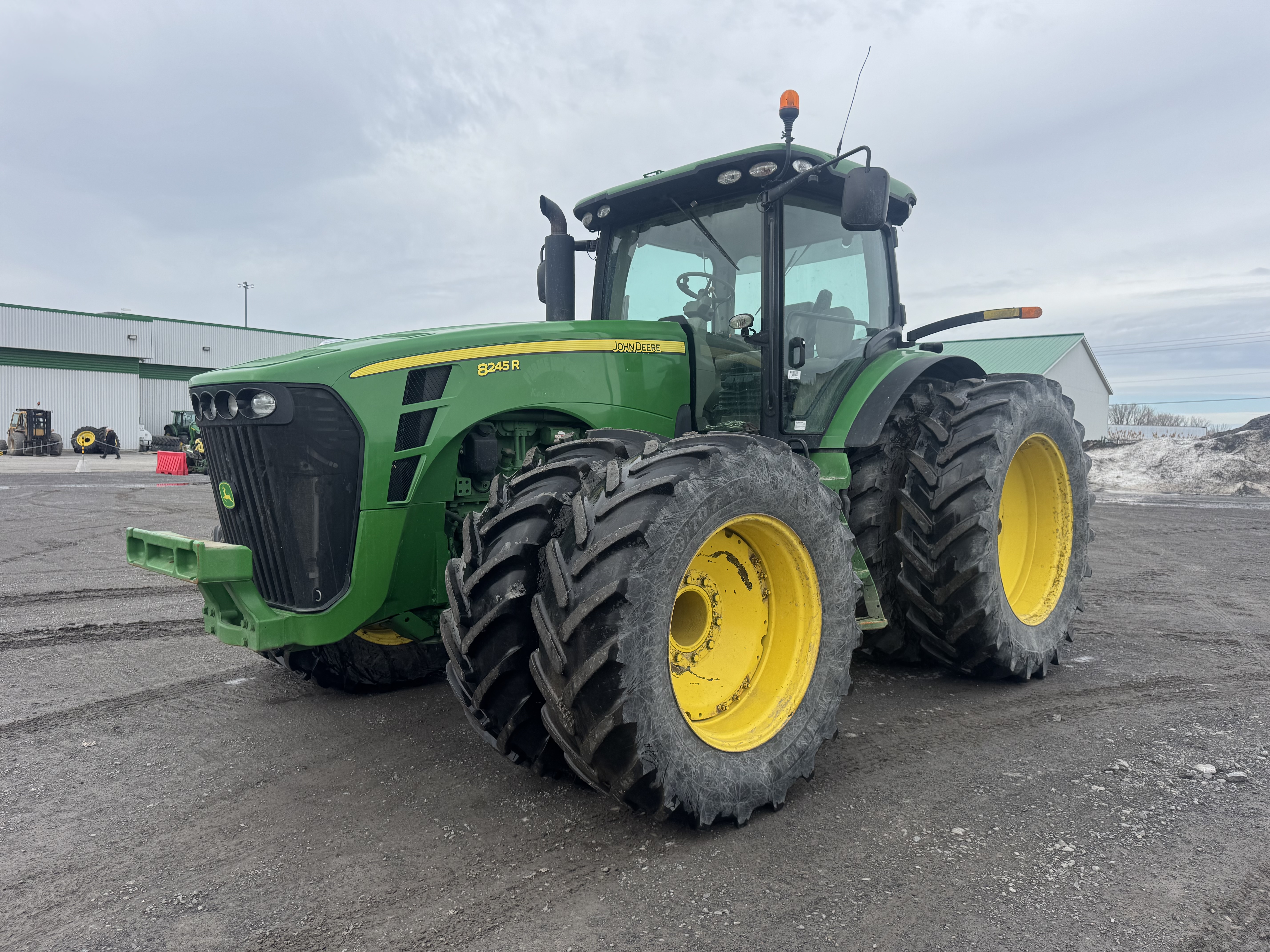 John Deere 8245R