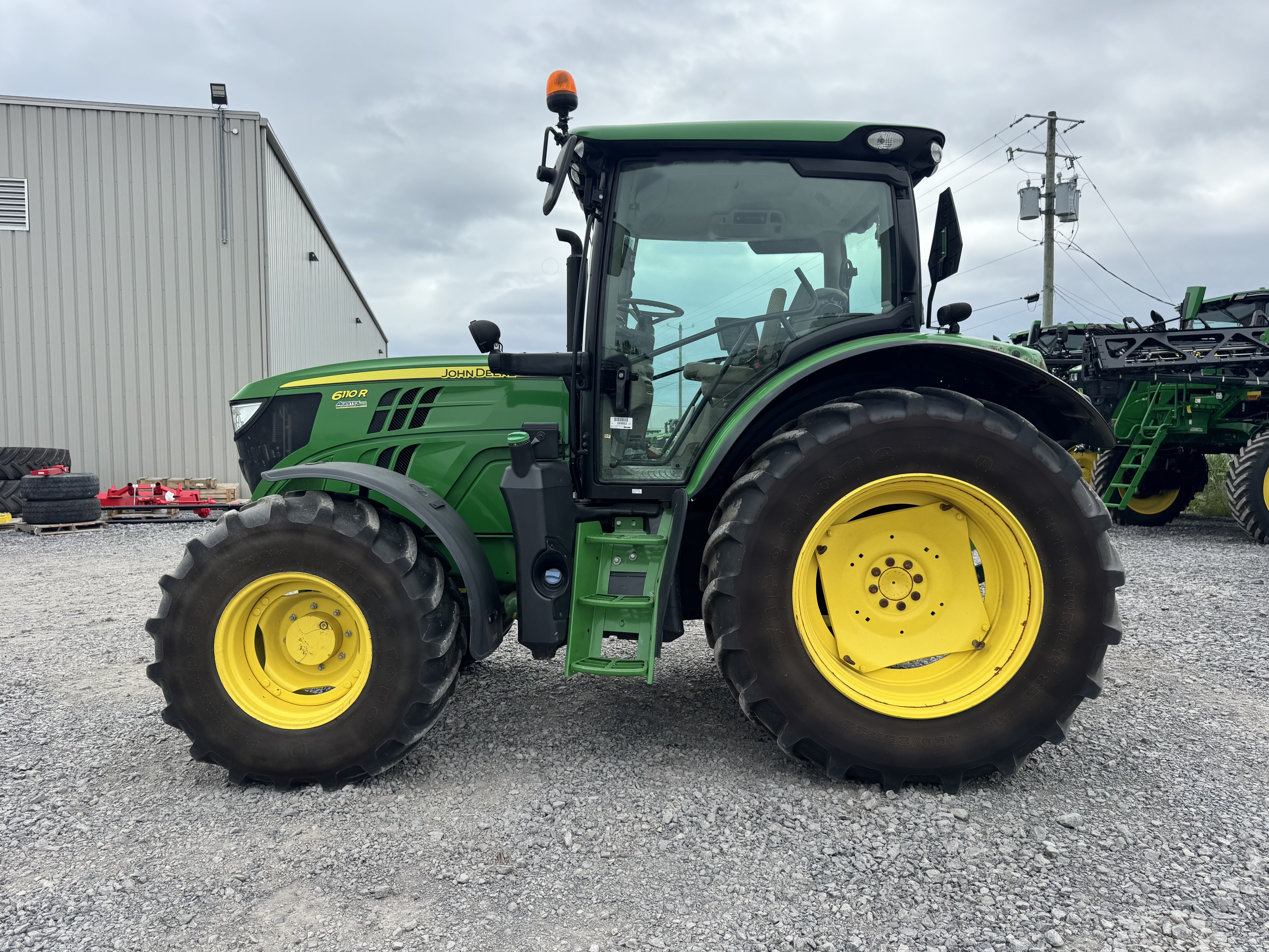 John Deere 6110R 
