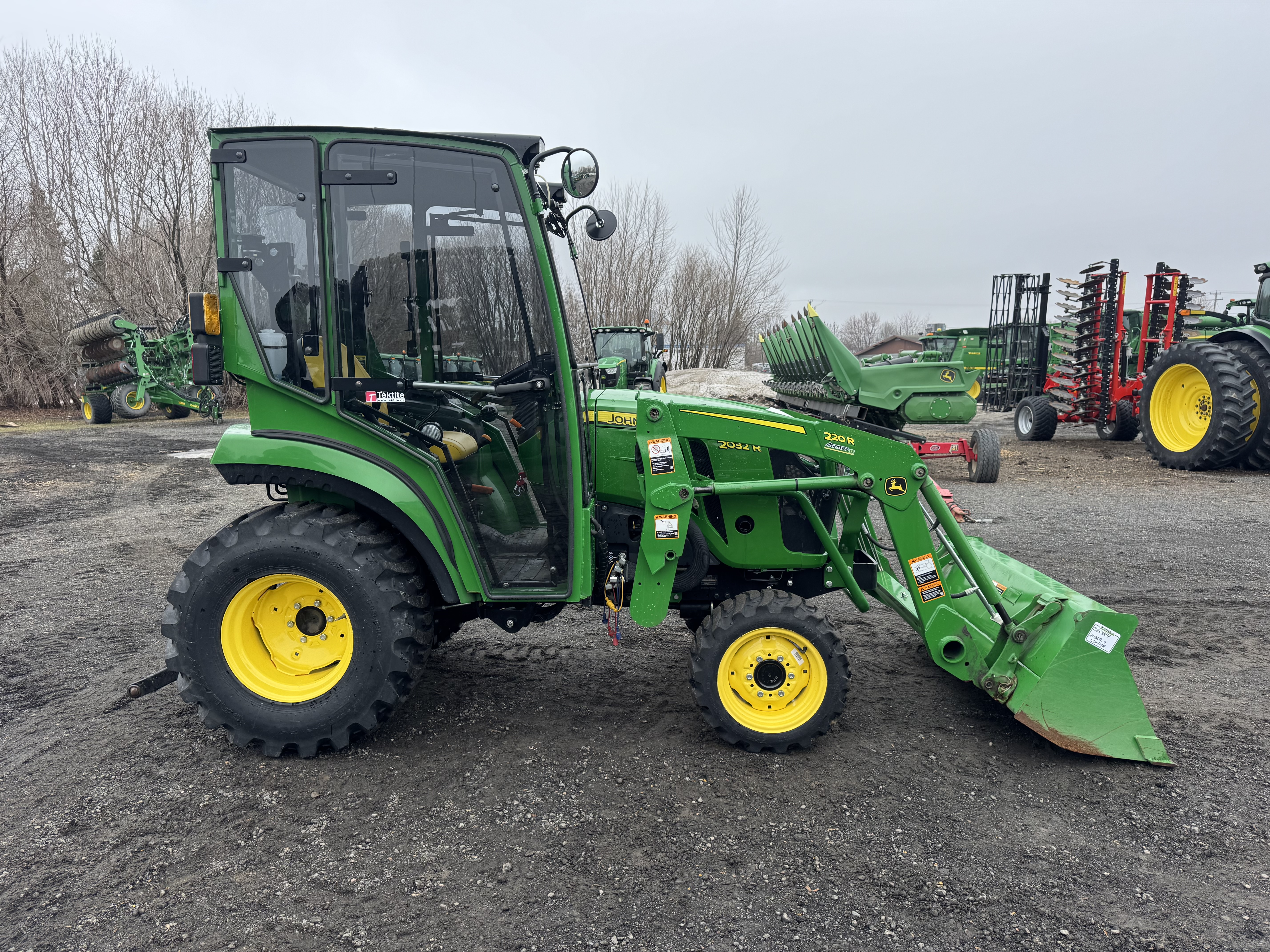 John Deere 2032R