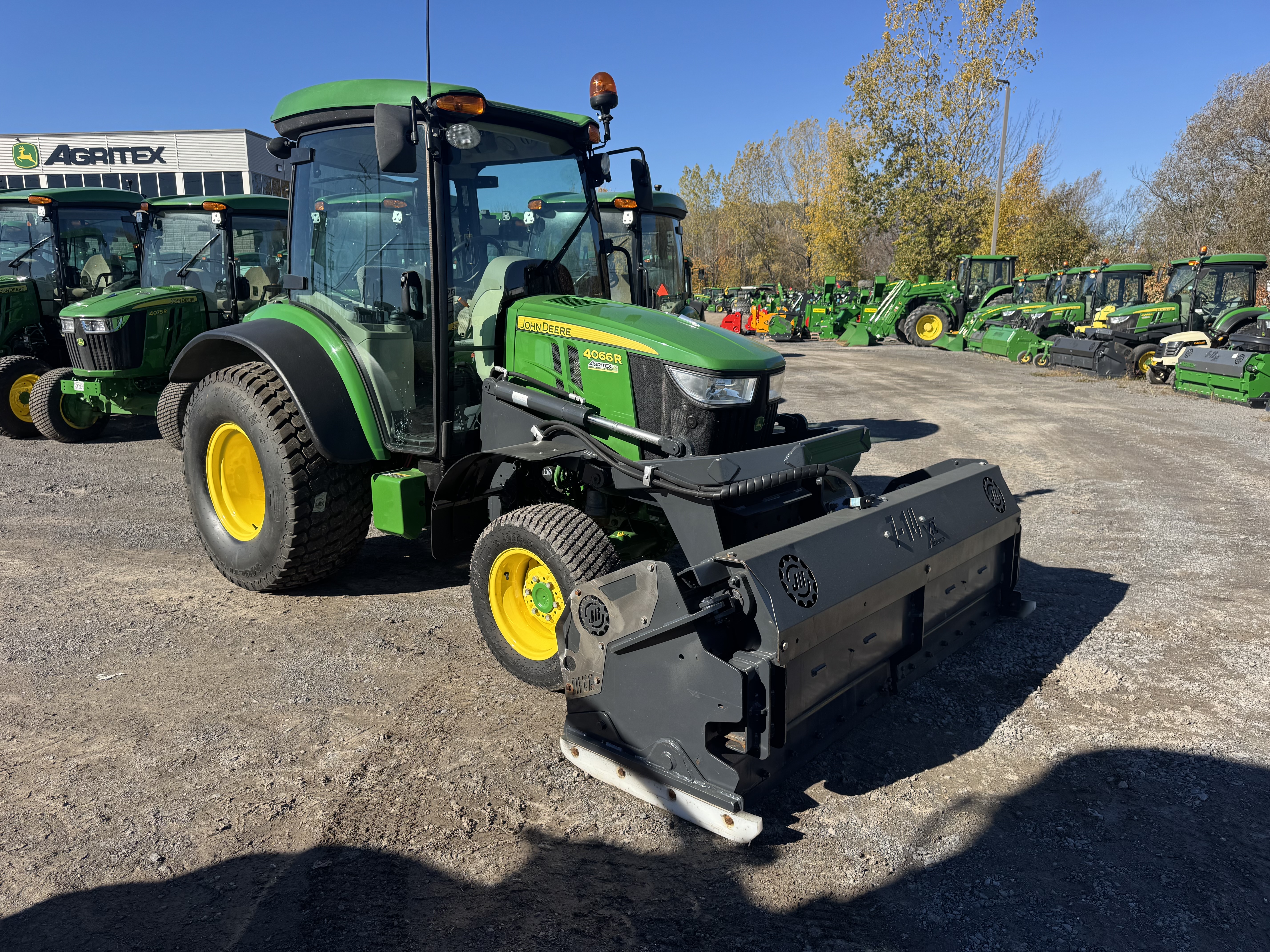John Deere 4066R TURF JRTX    
