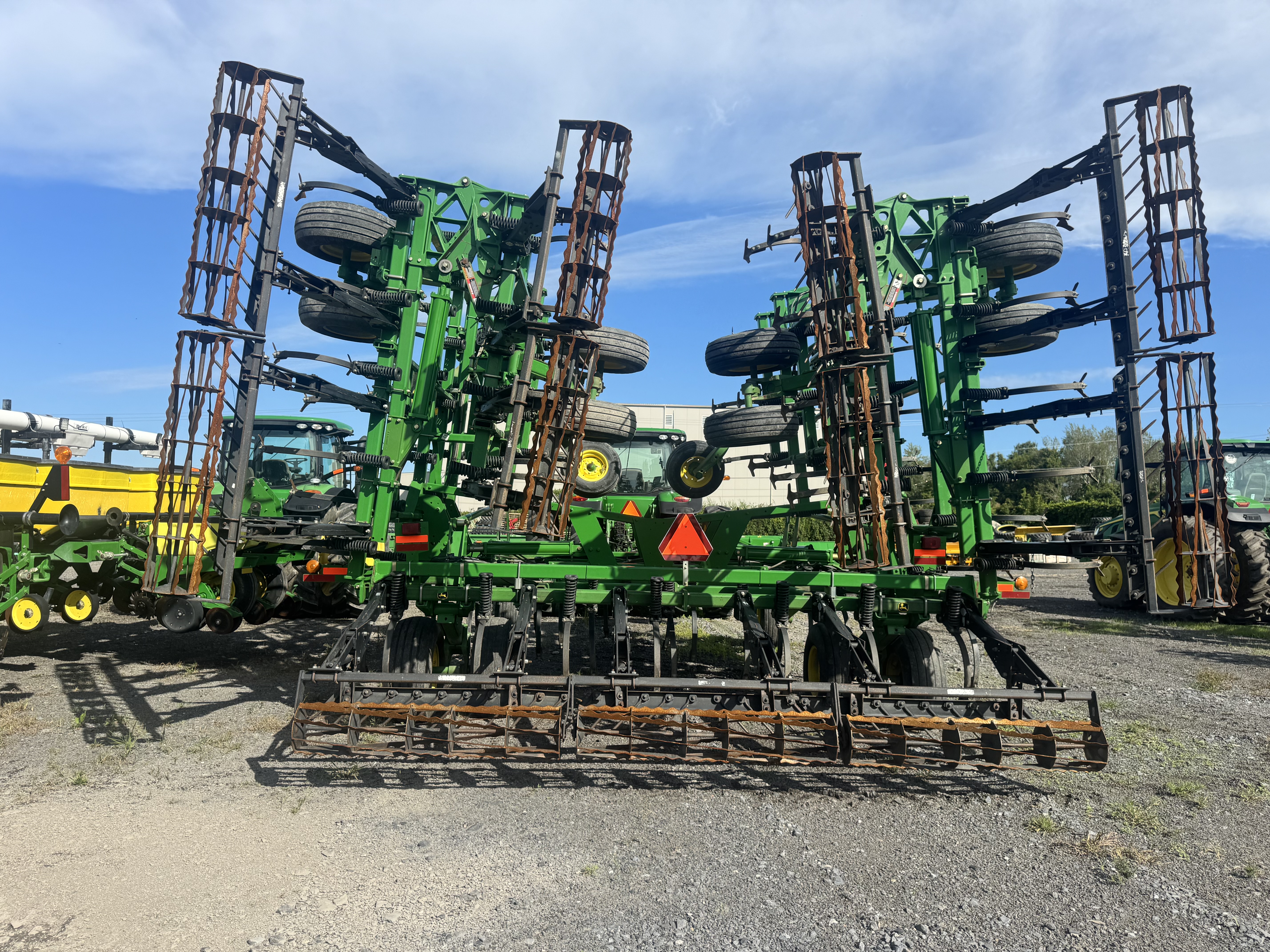 John Deere 2210