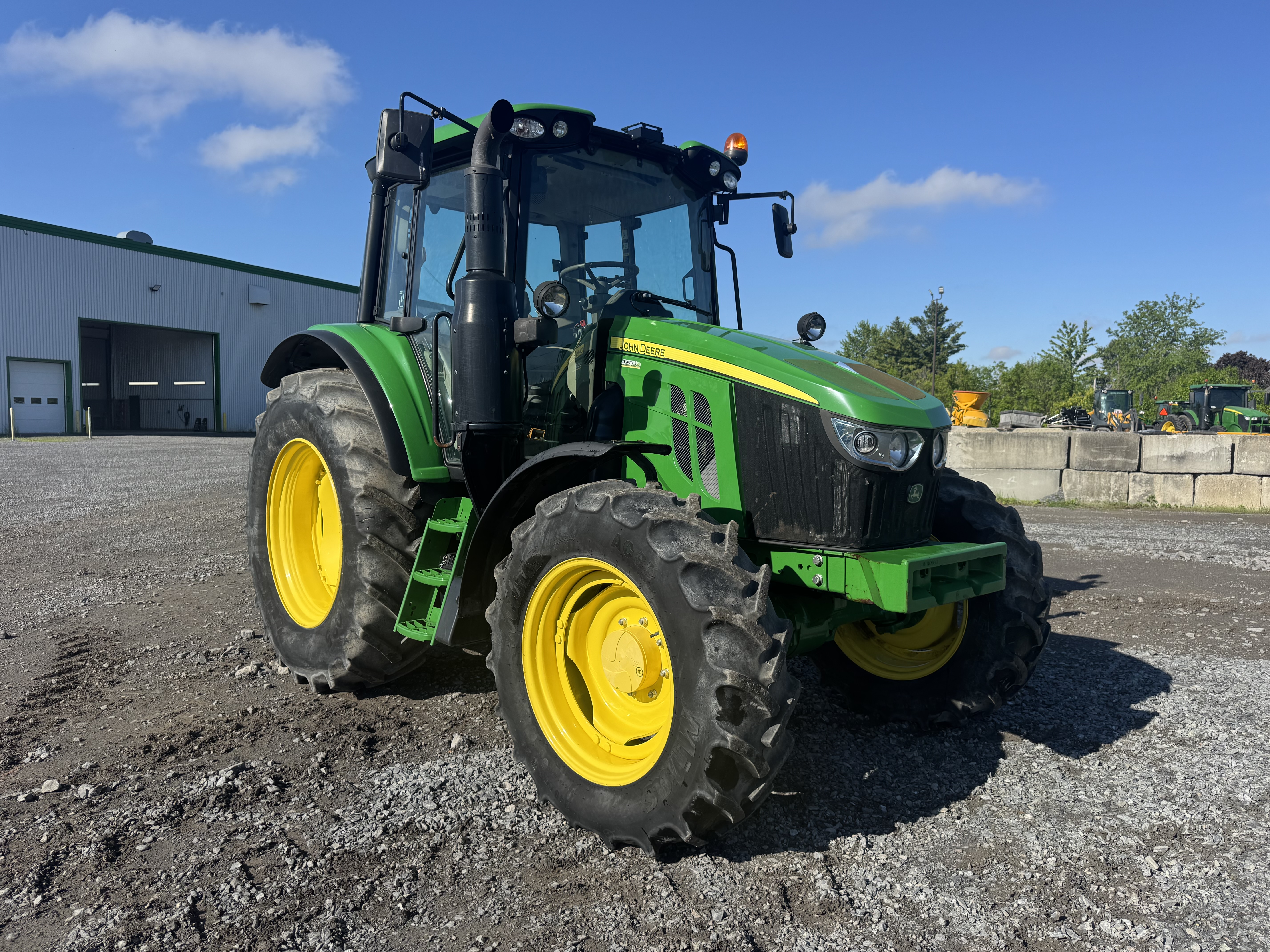 John Deere 6110M