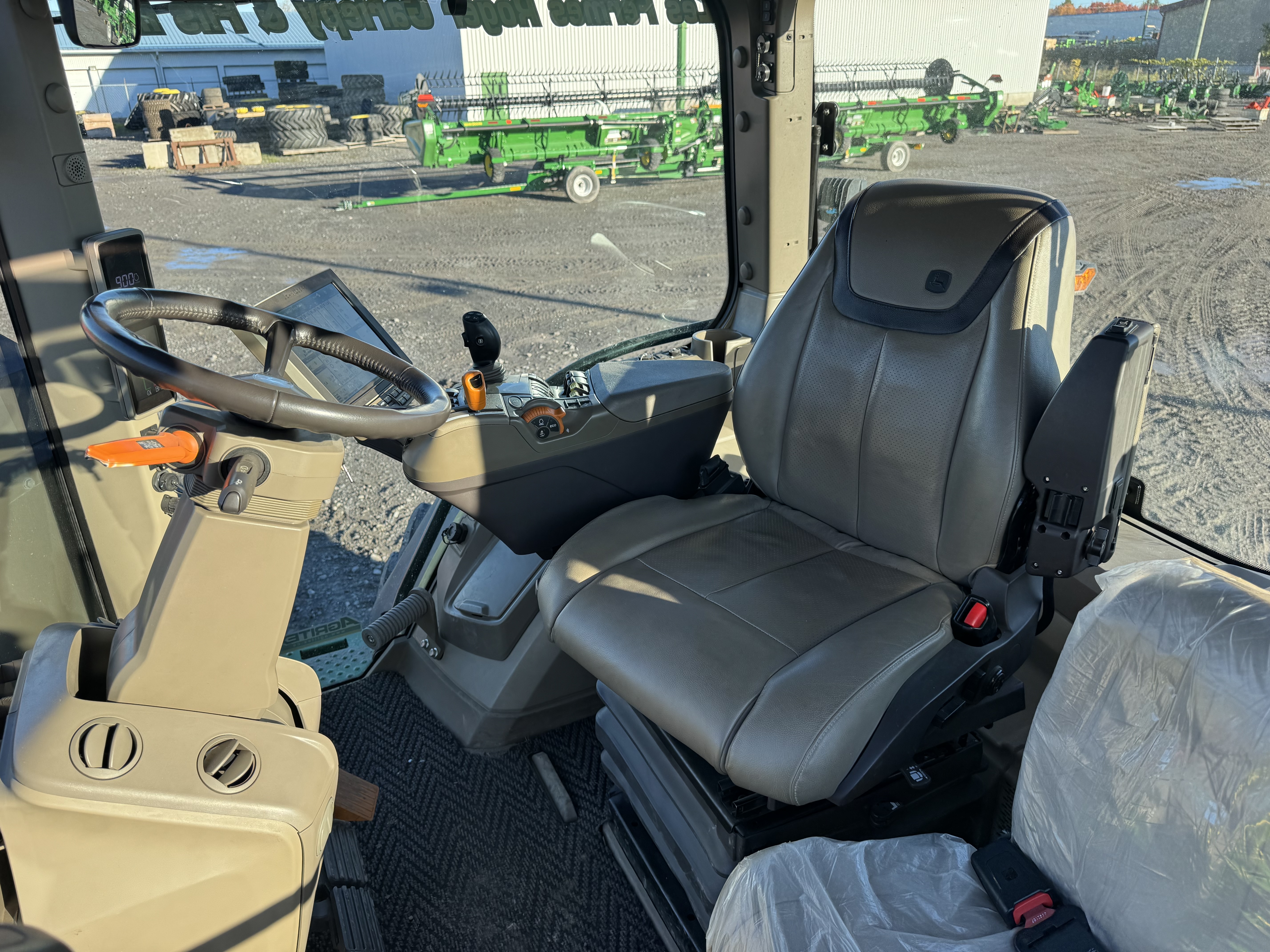 John Deere 8R 340 FRT HITCH PTO