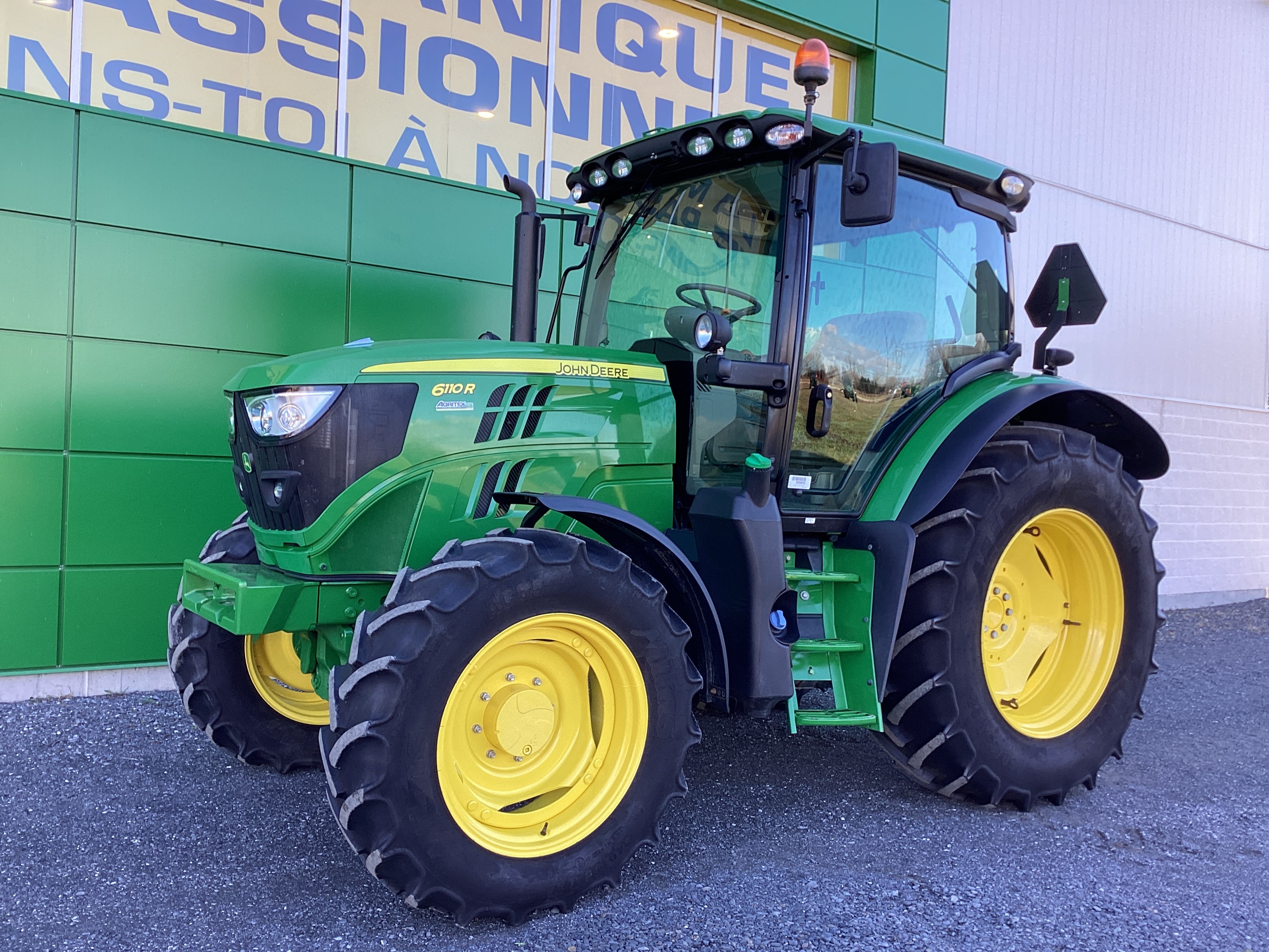 John Deere 6110R