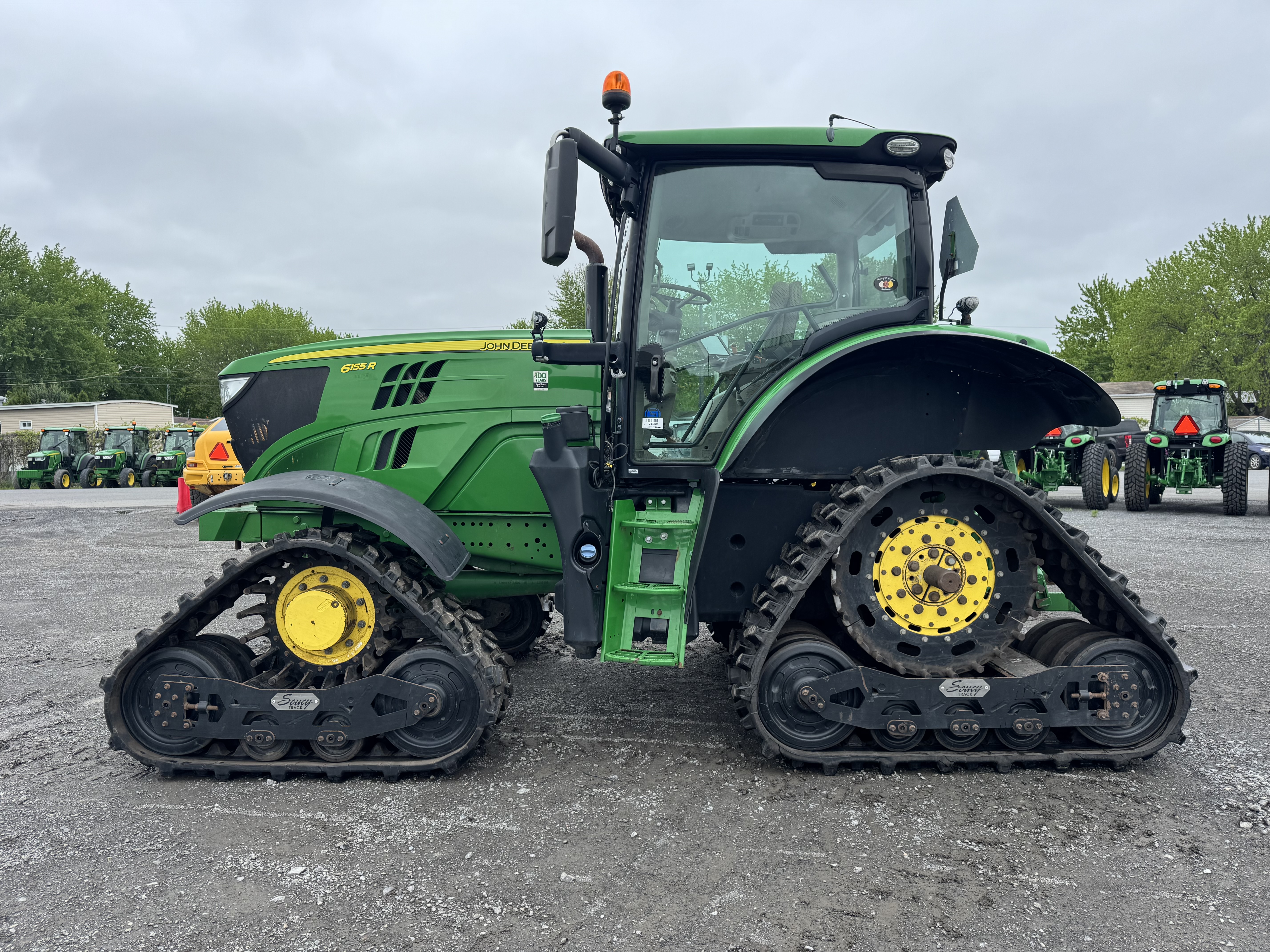 John Deere 6155R Track