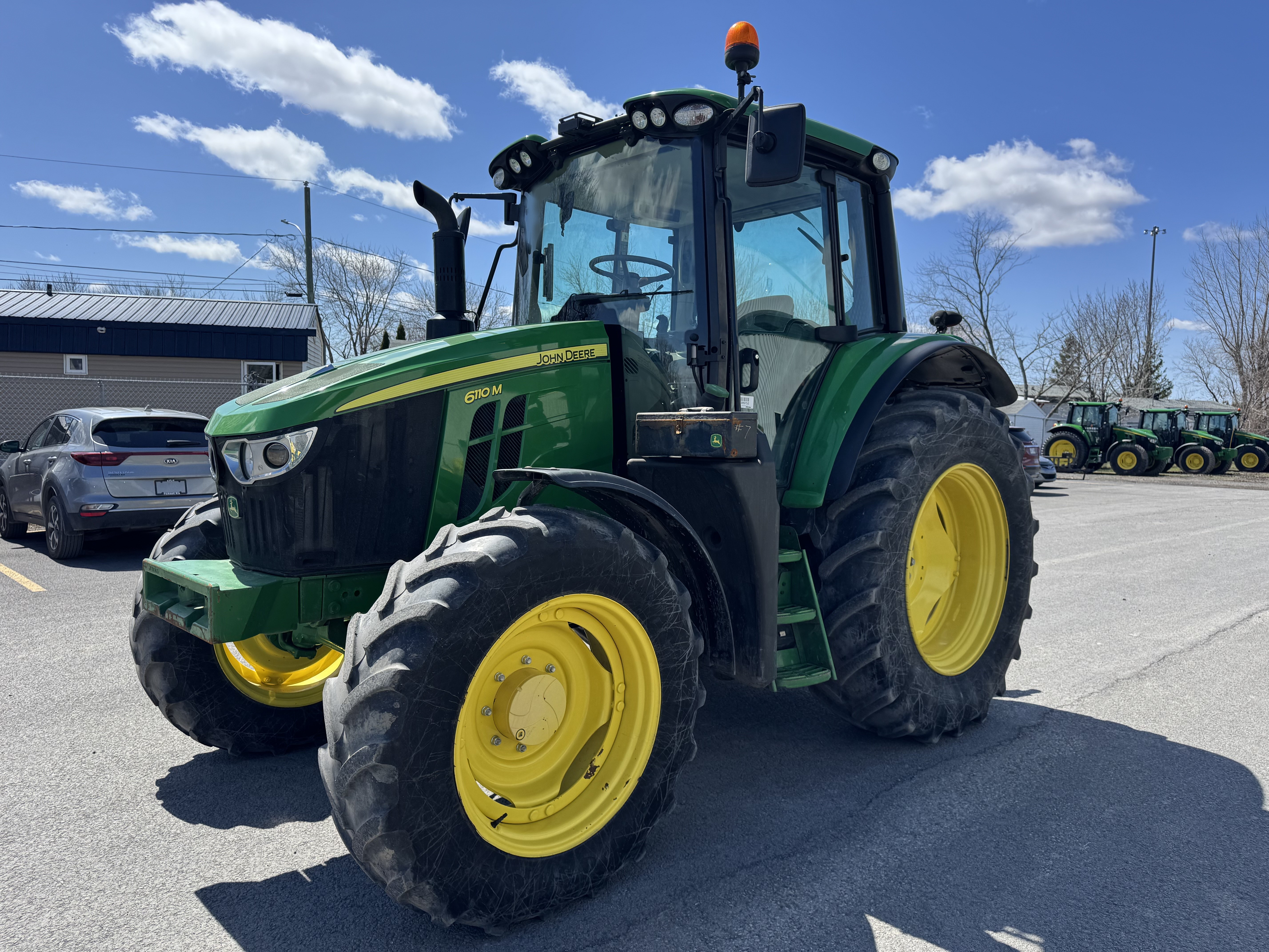 John Deere 6110M