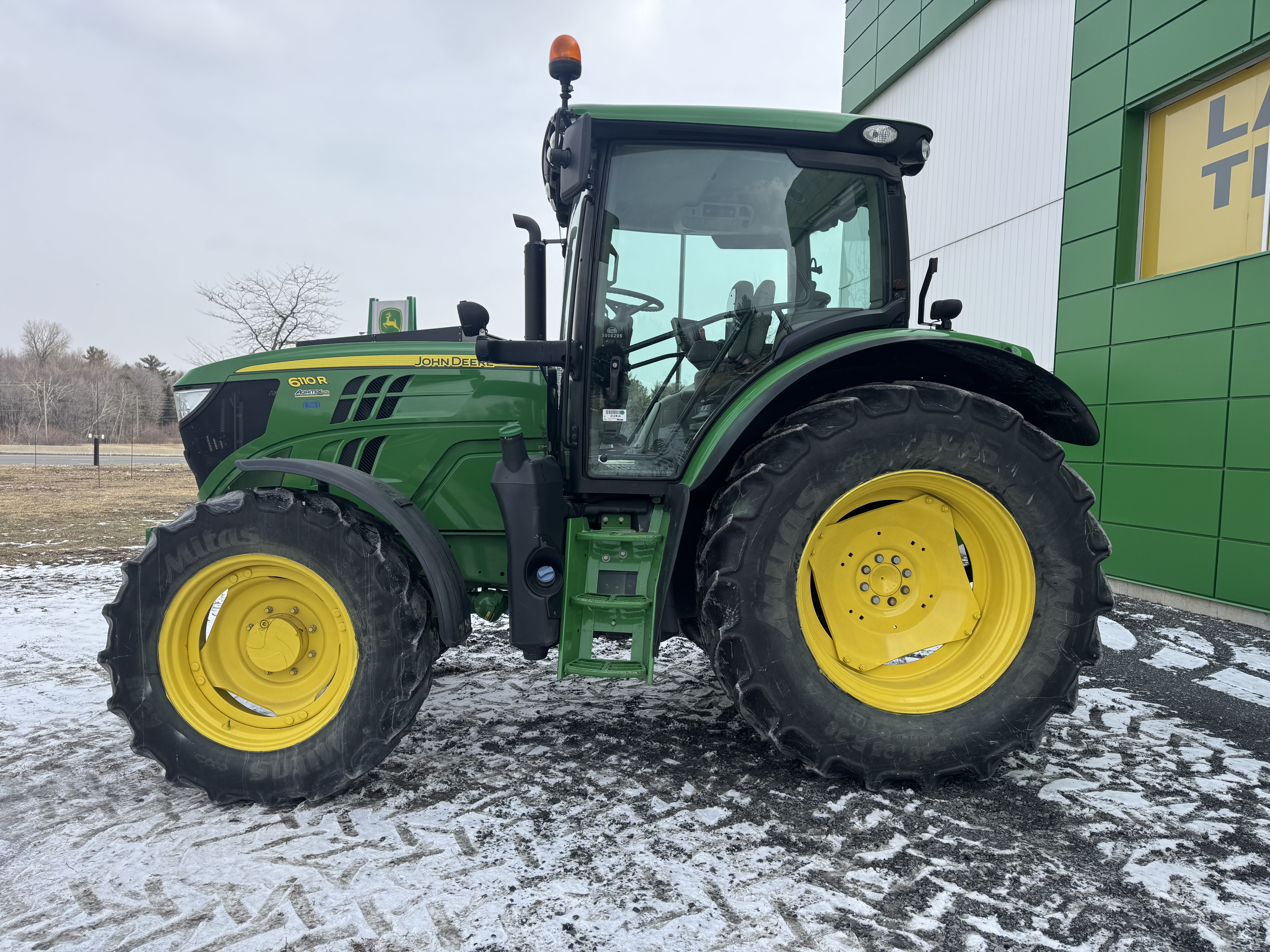 John Deere 6110R