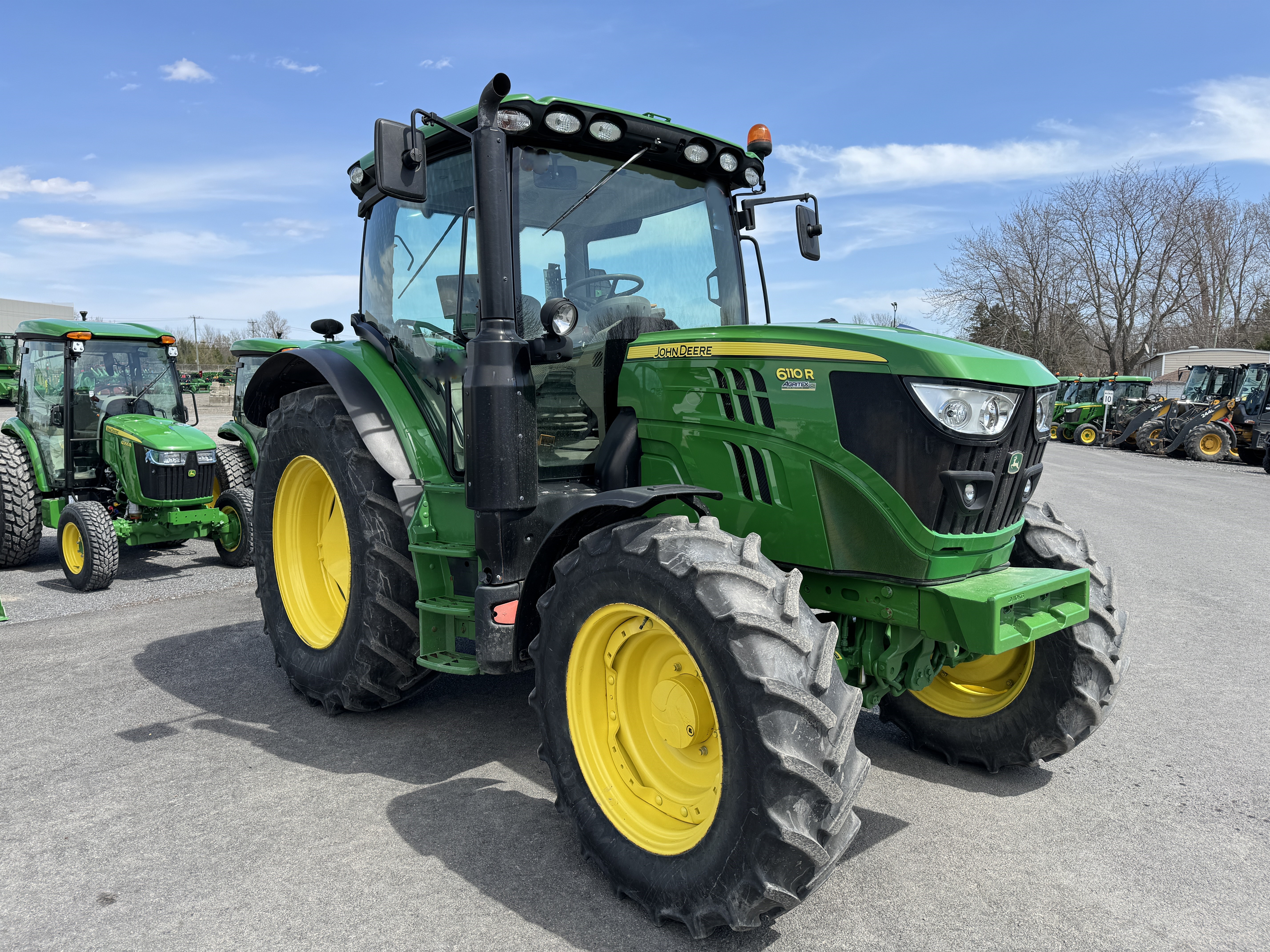 John Deere 6110R 