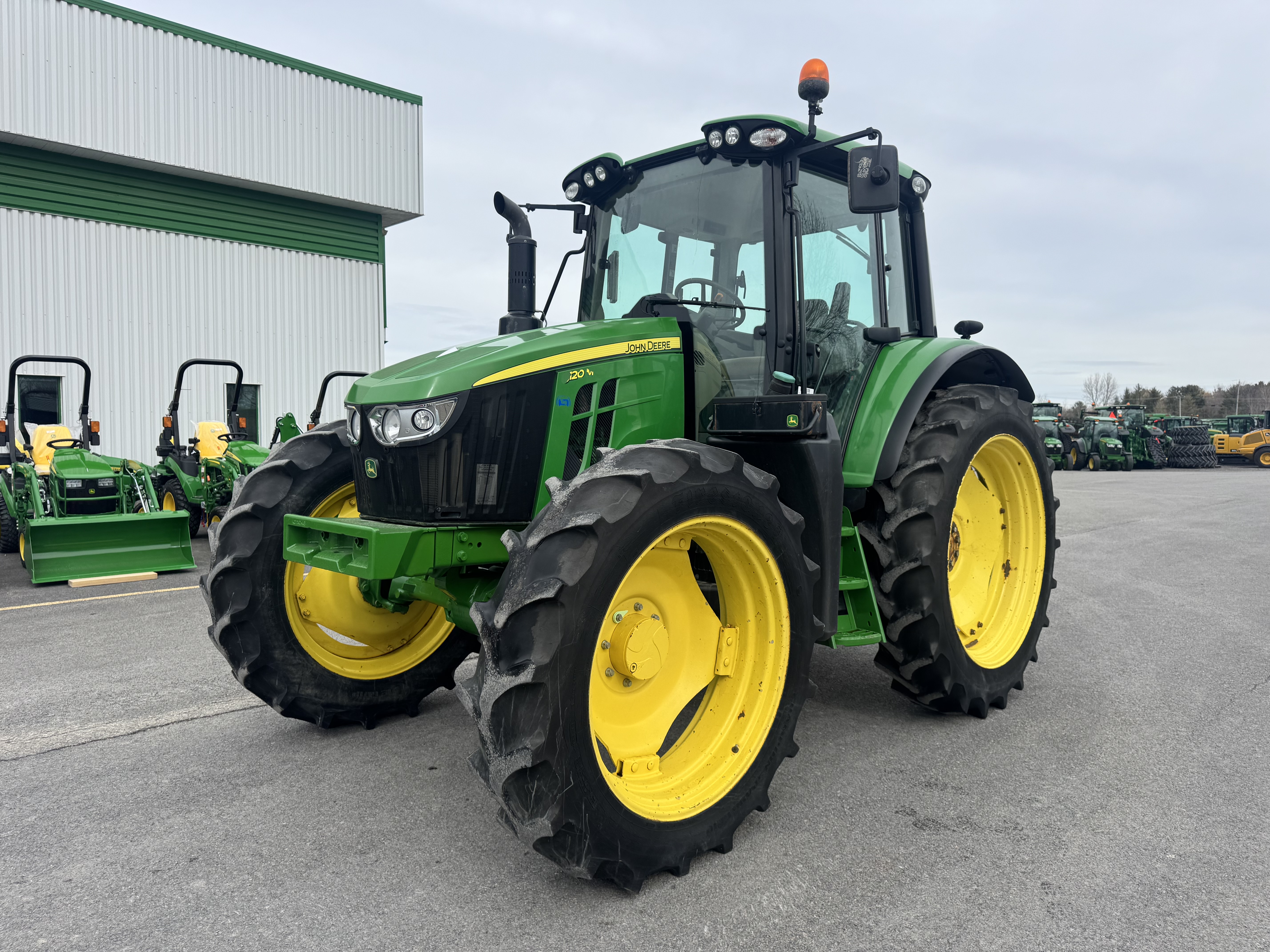 John Deere 6120M 