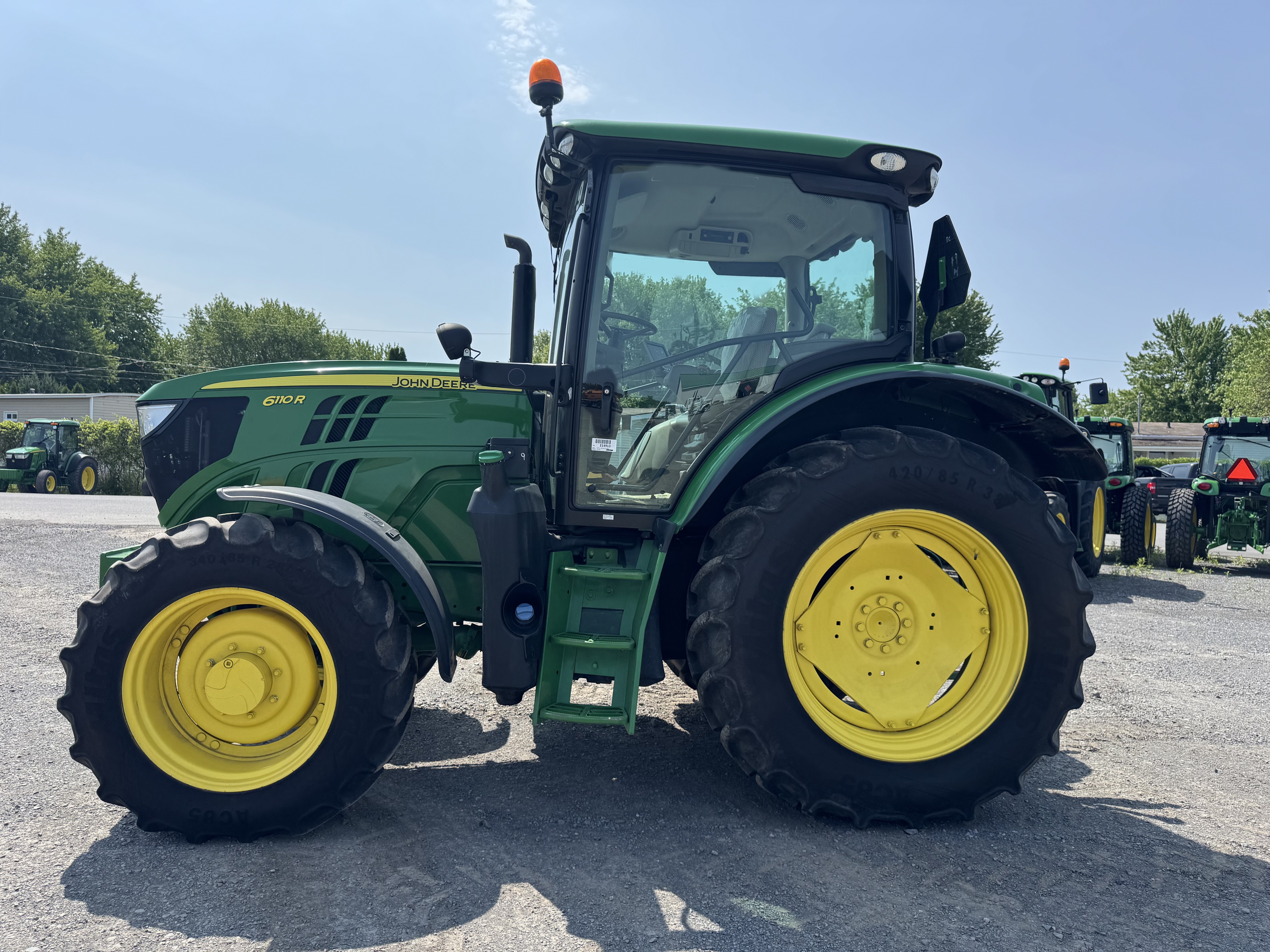 John Deere 6110R 