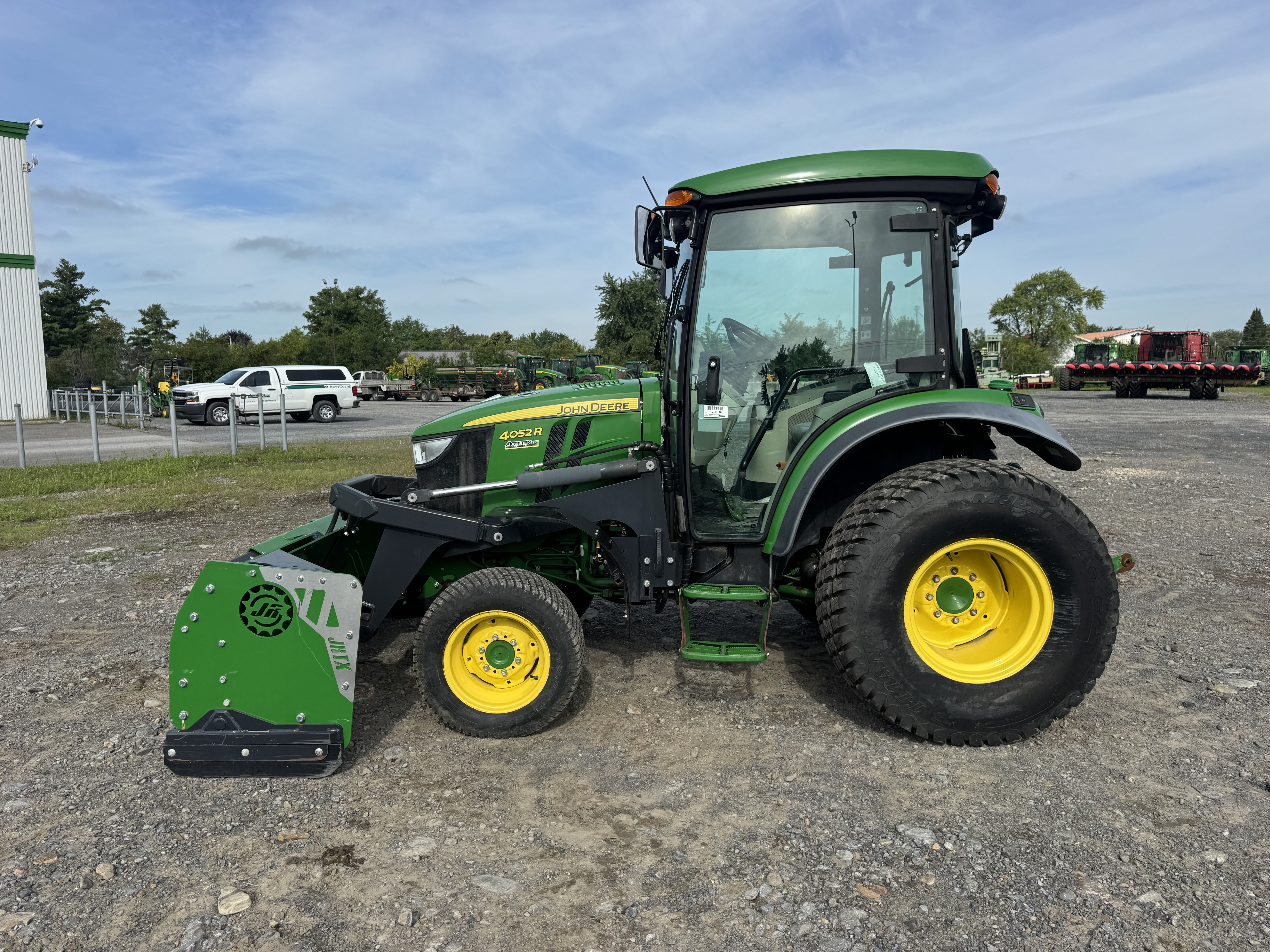 John Deere 4052R TURF JRTX    