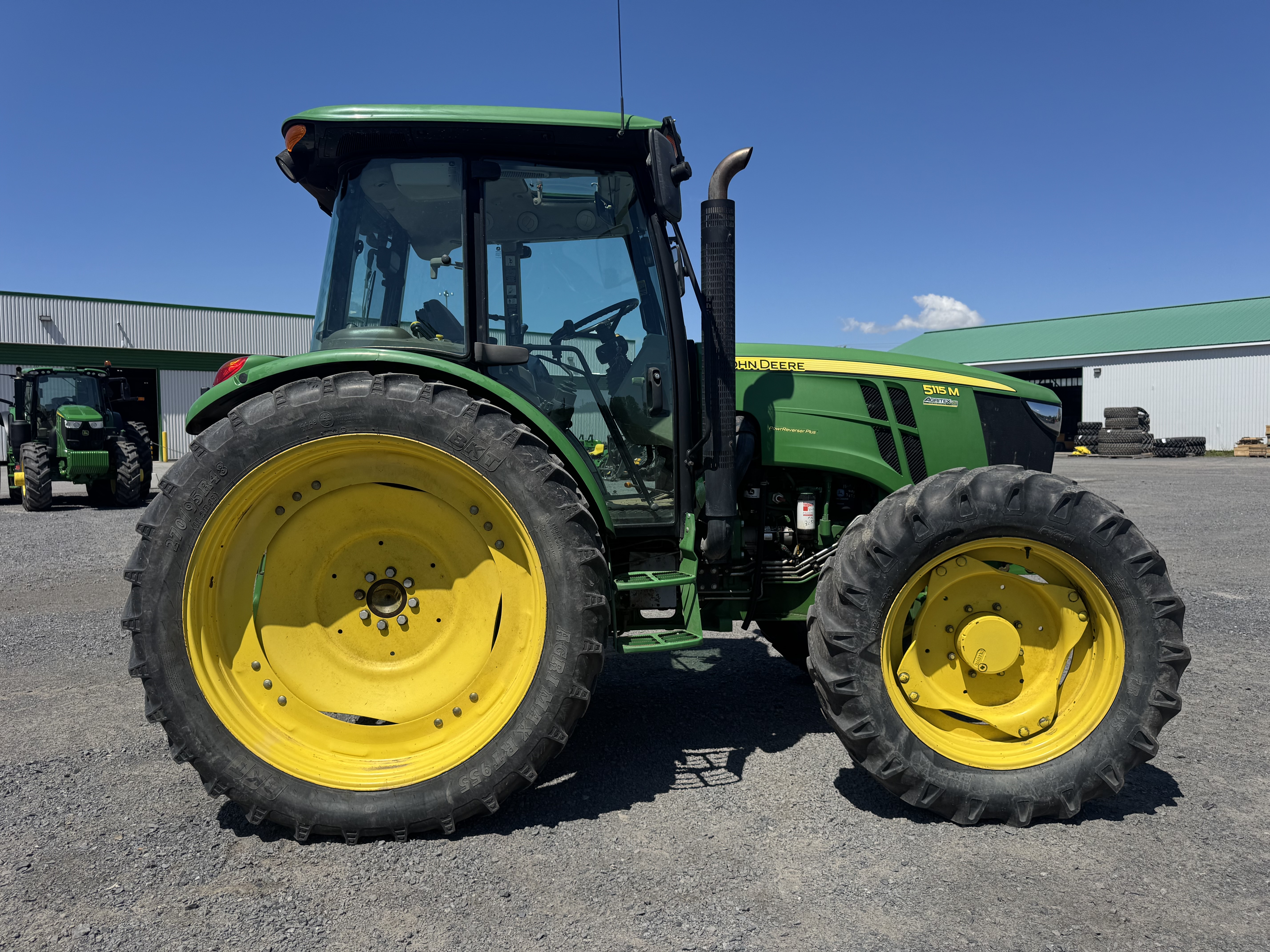 John Deere 5115M