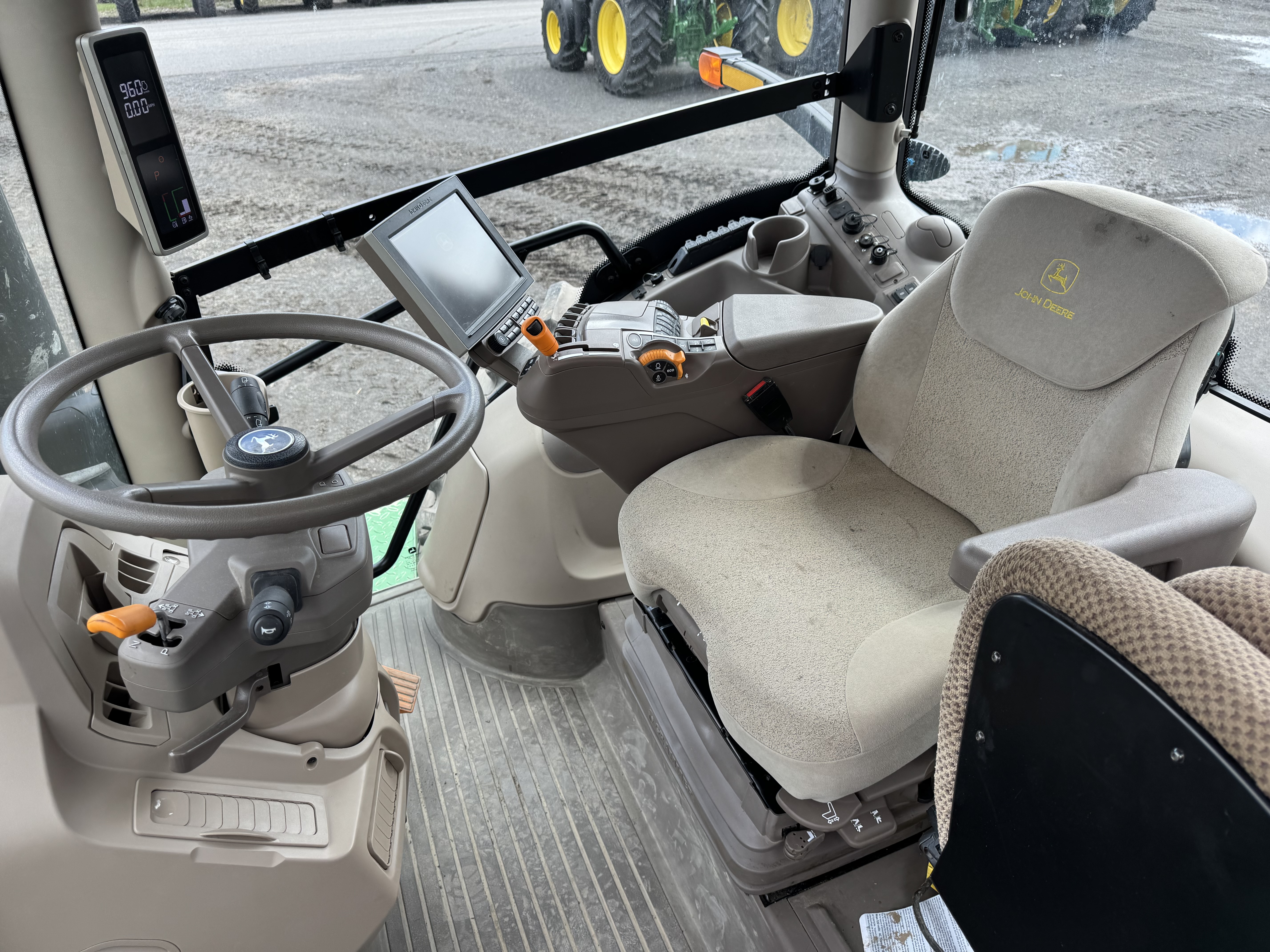 John Deere 6R 230