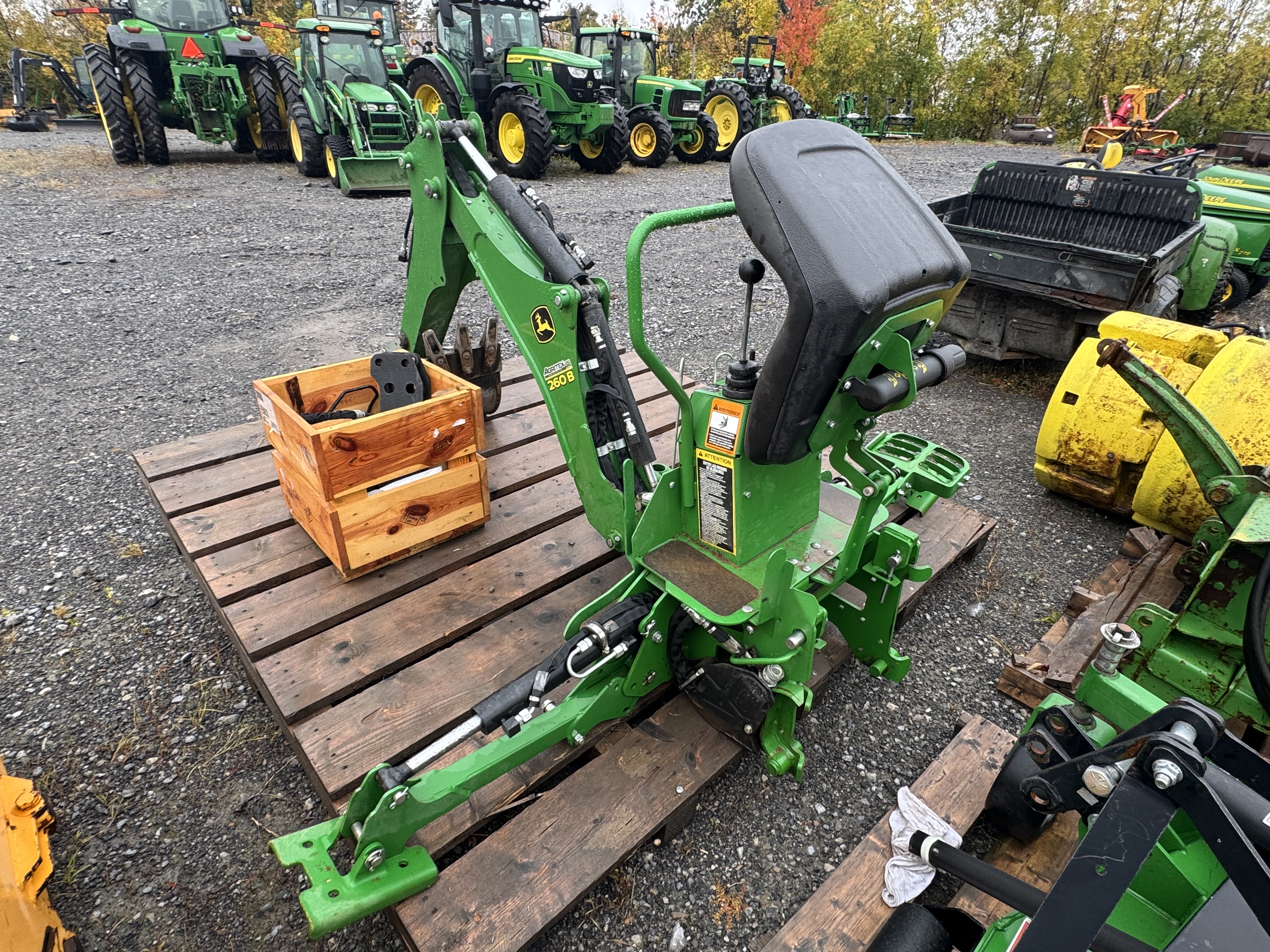 John Deere 260B