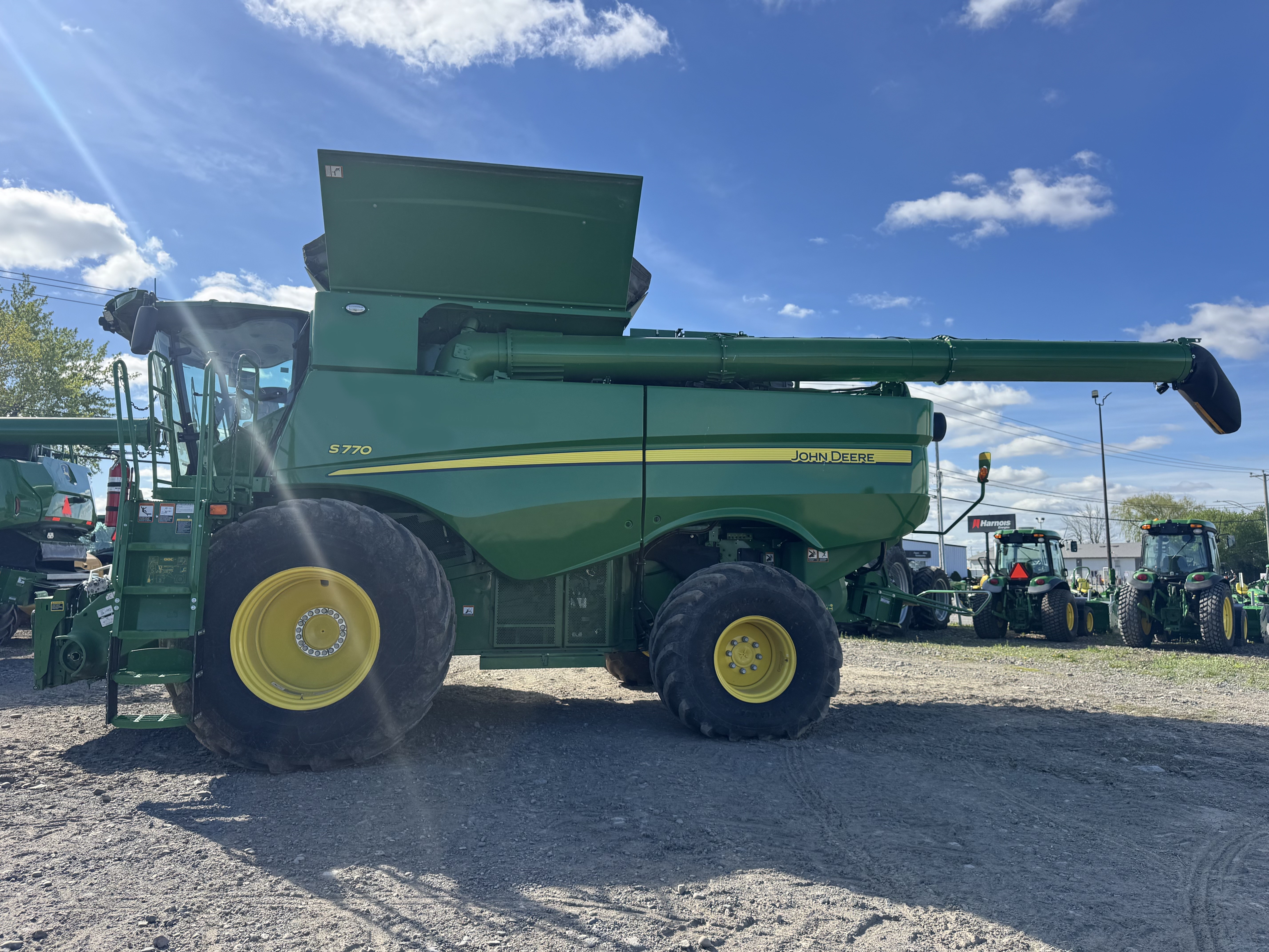 John Deere S770