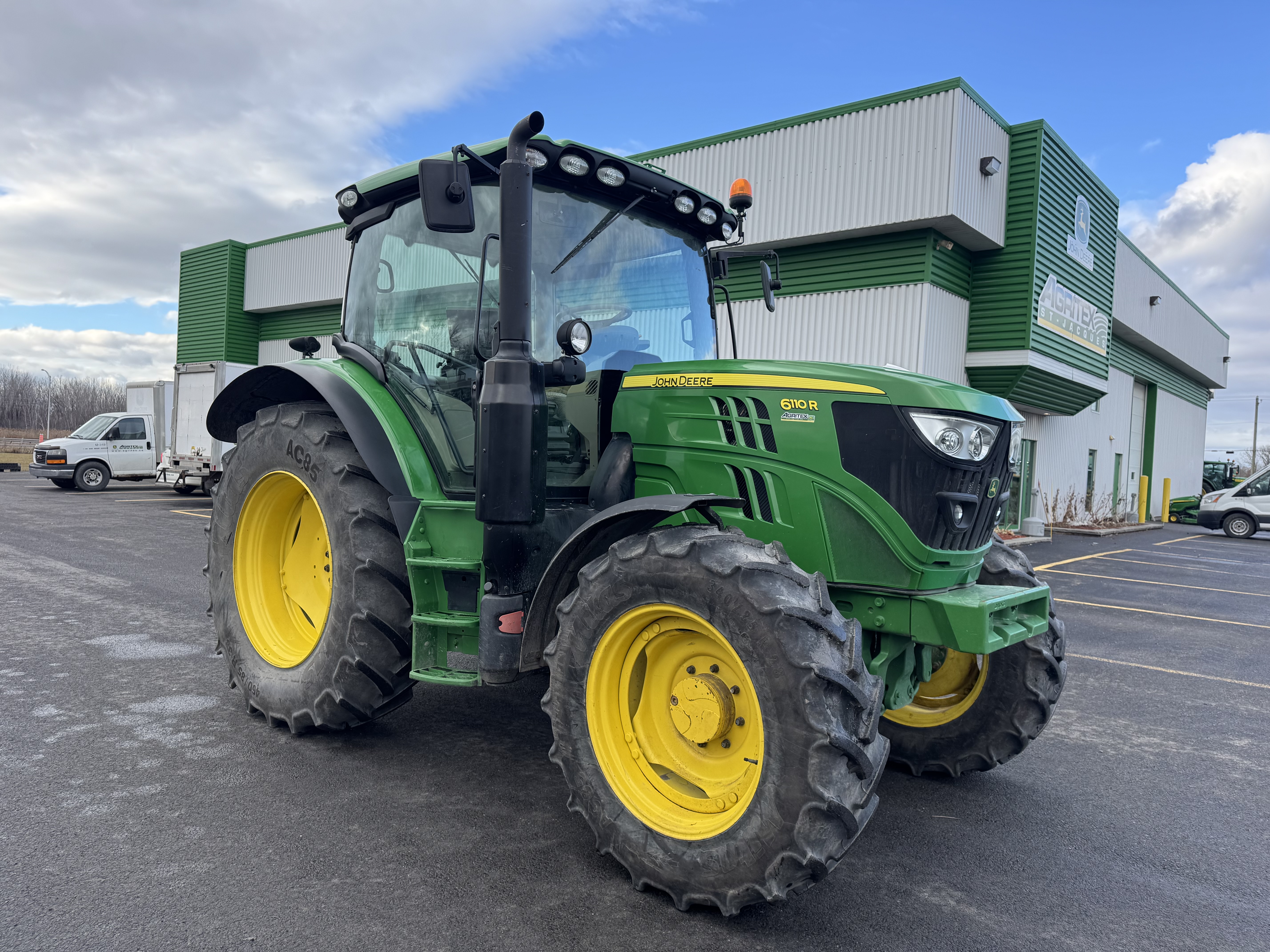 John Deere 6110R