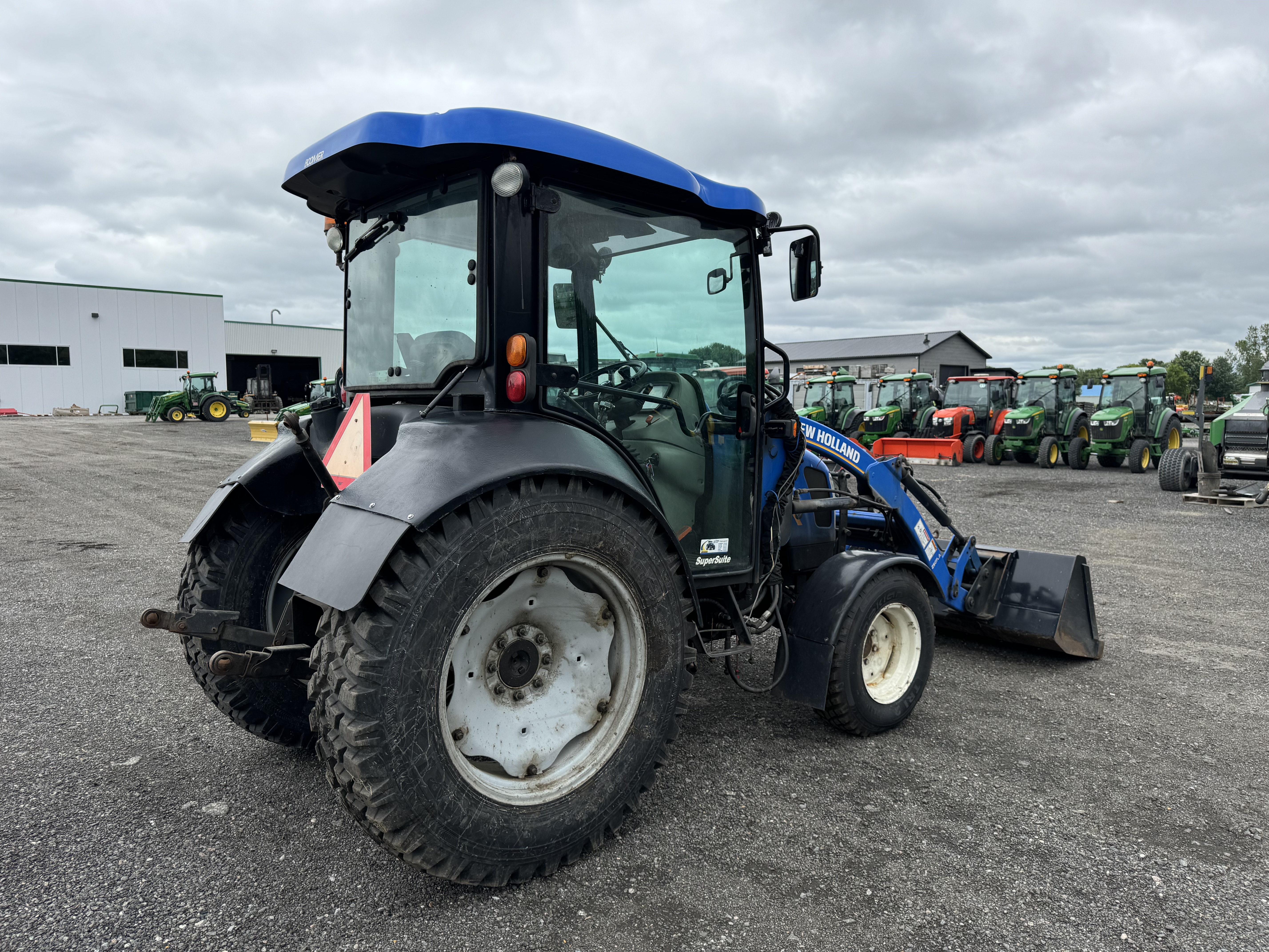 New Holland BOOMER 50D 