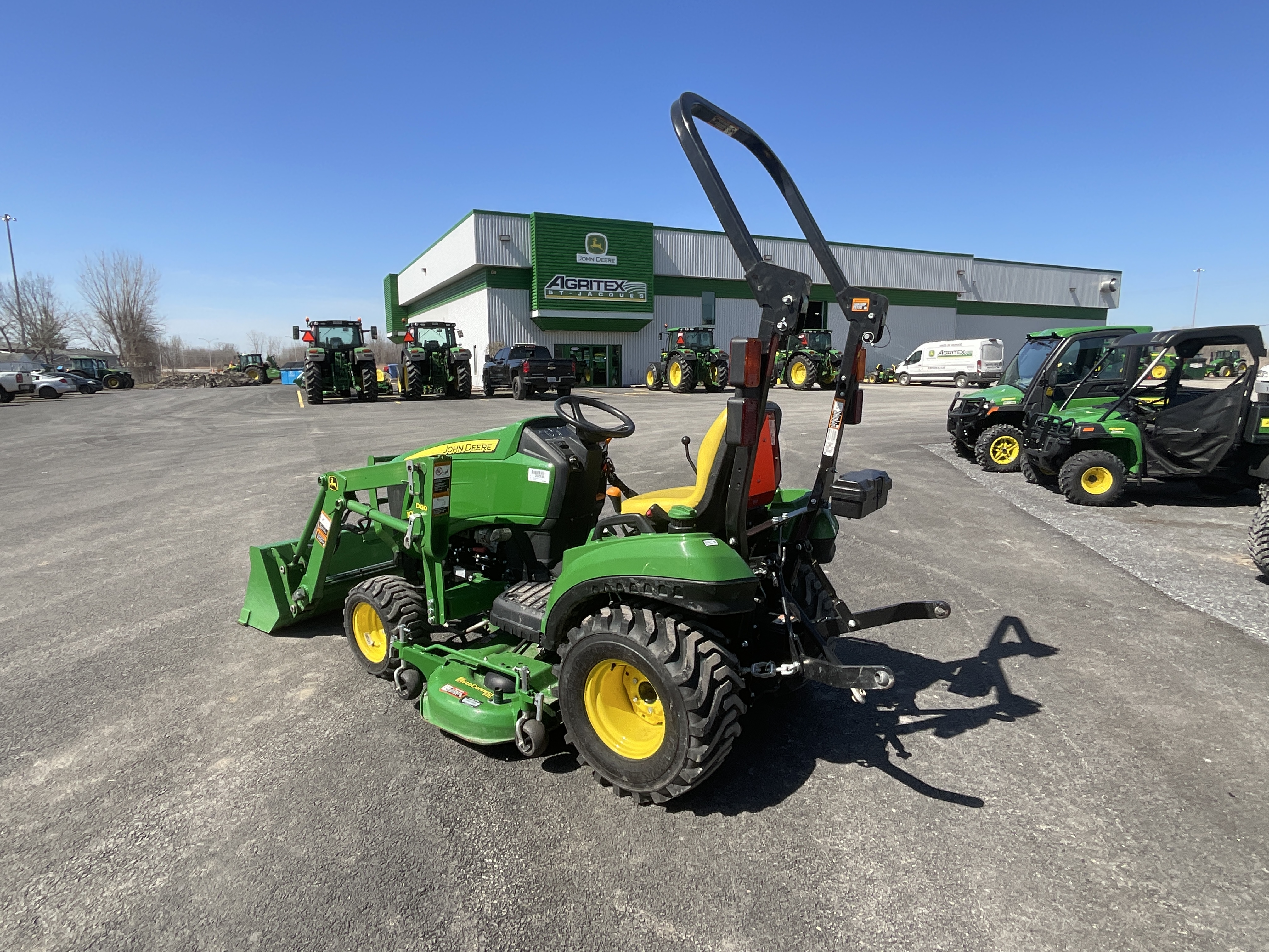 John Deere 1023E