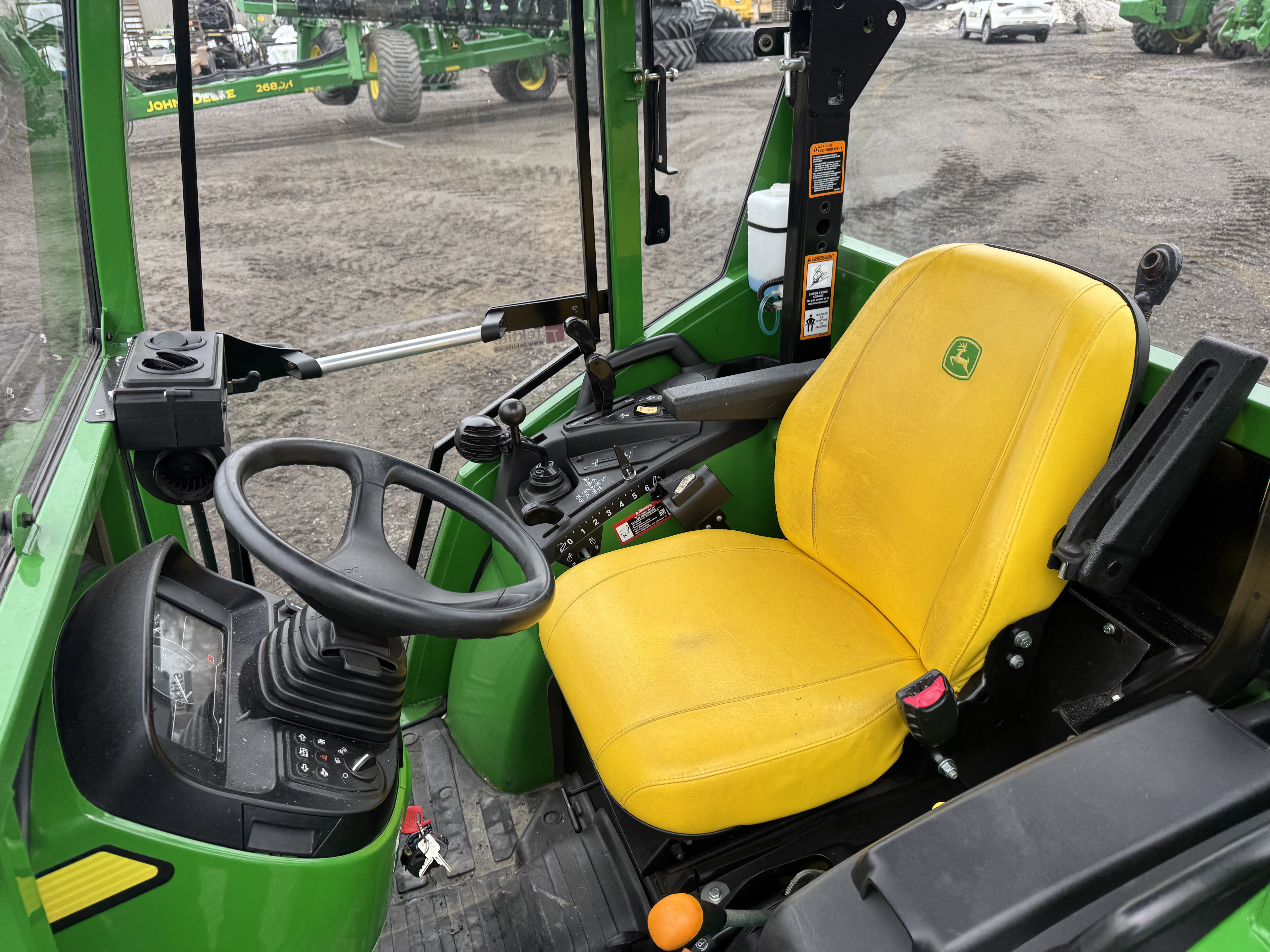 John Deere 2032R