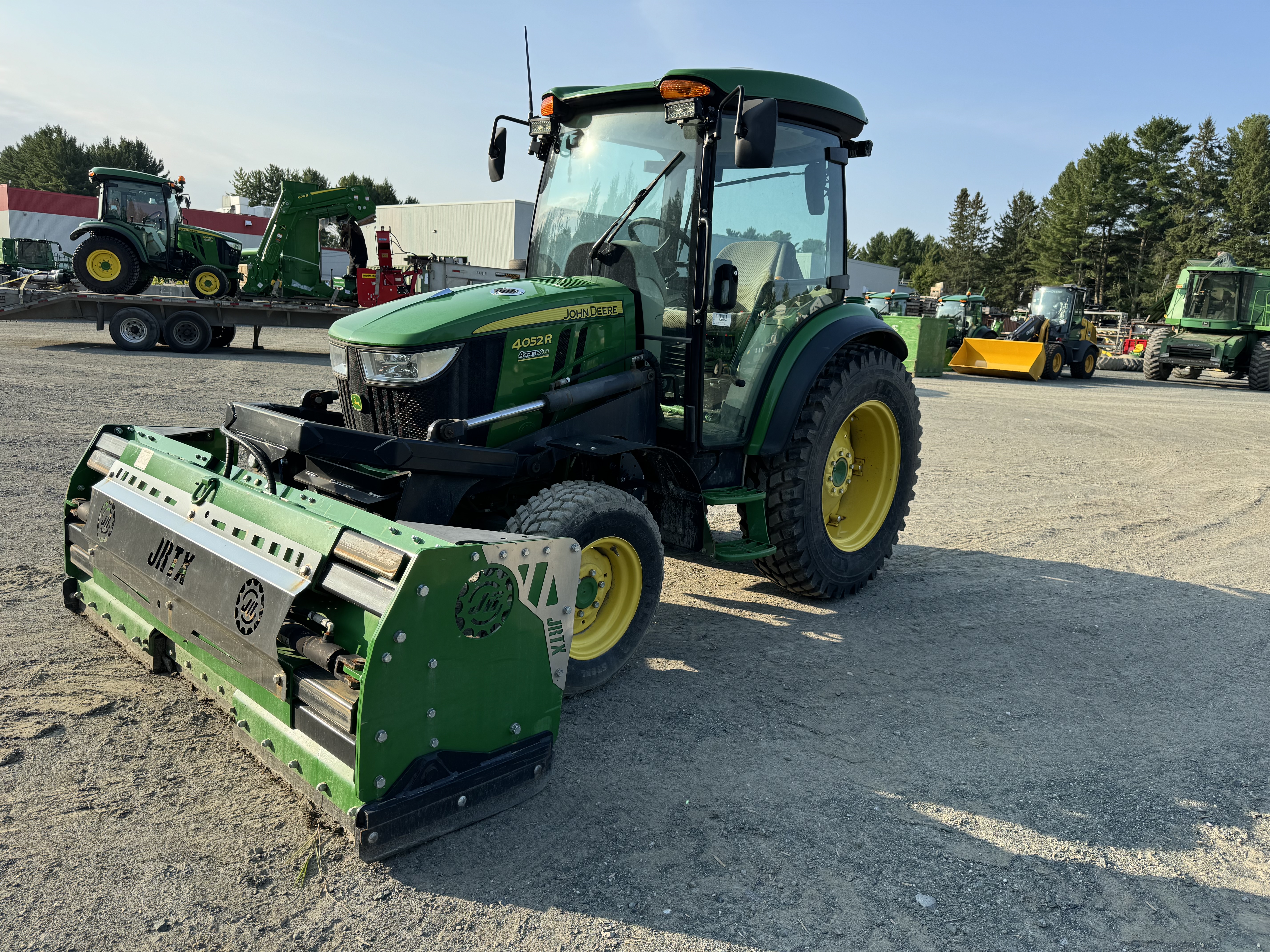 John Deere 4052R GRATTE NOKIAN 