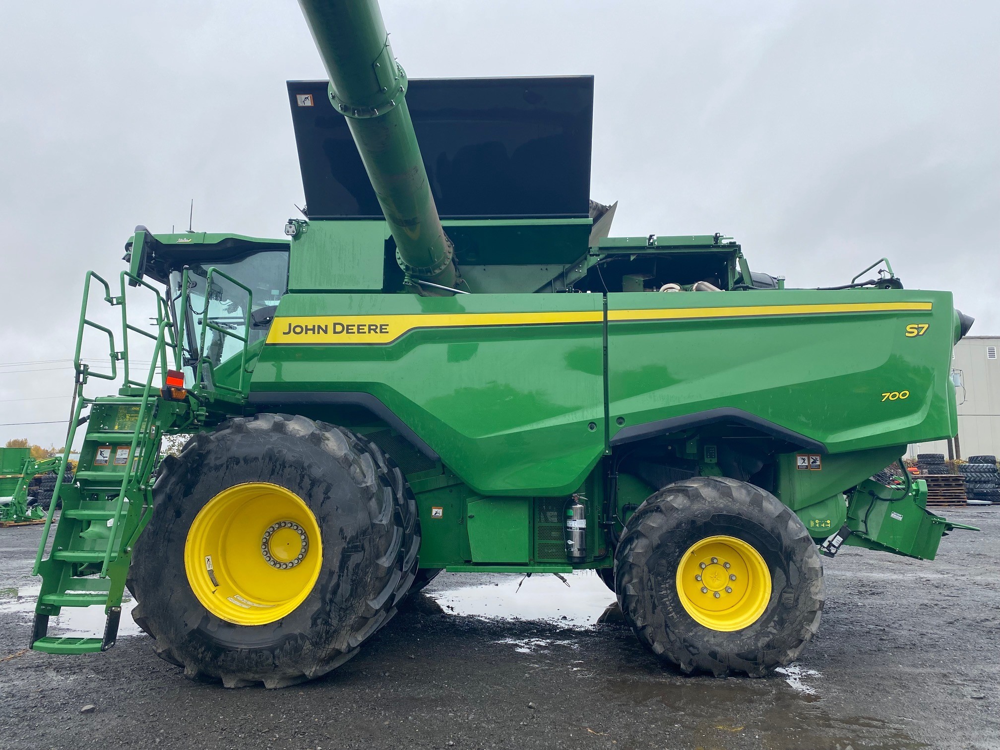 John Deere S7 700